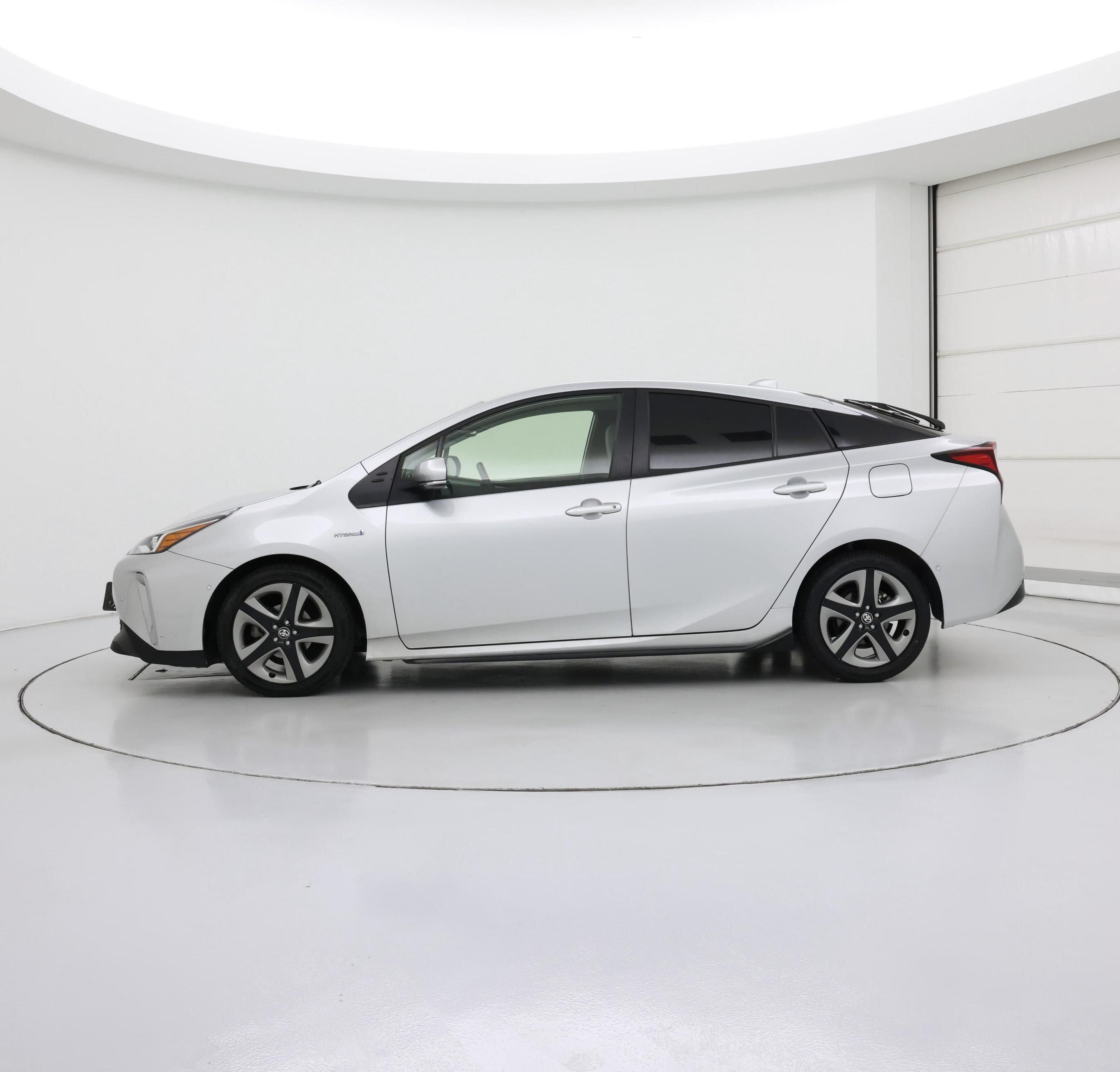 Thumbnail: 2022 Toyota Prius - 3