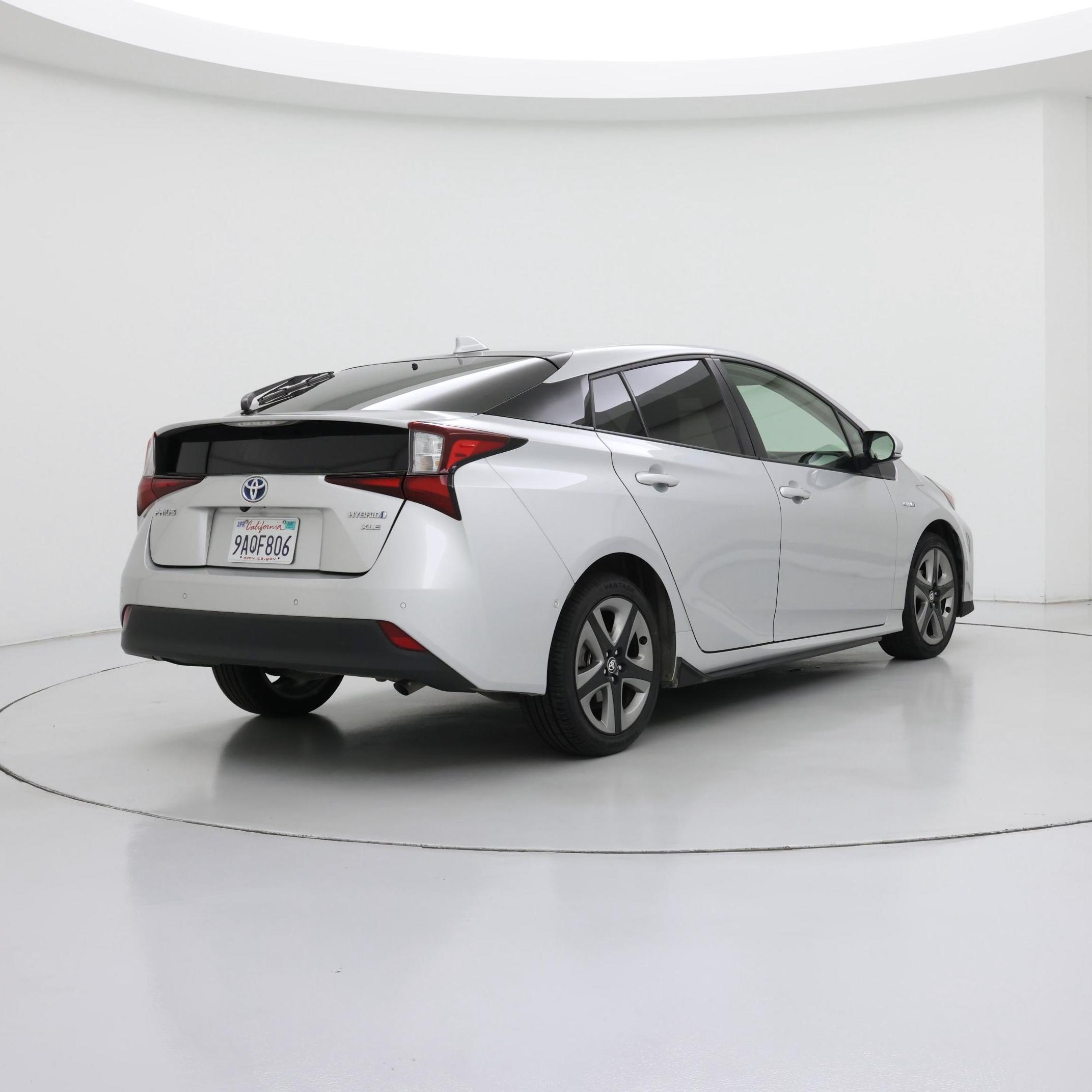 Thumbnail: 2022 Toyota Prius - 8