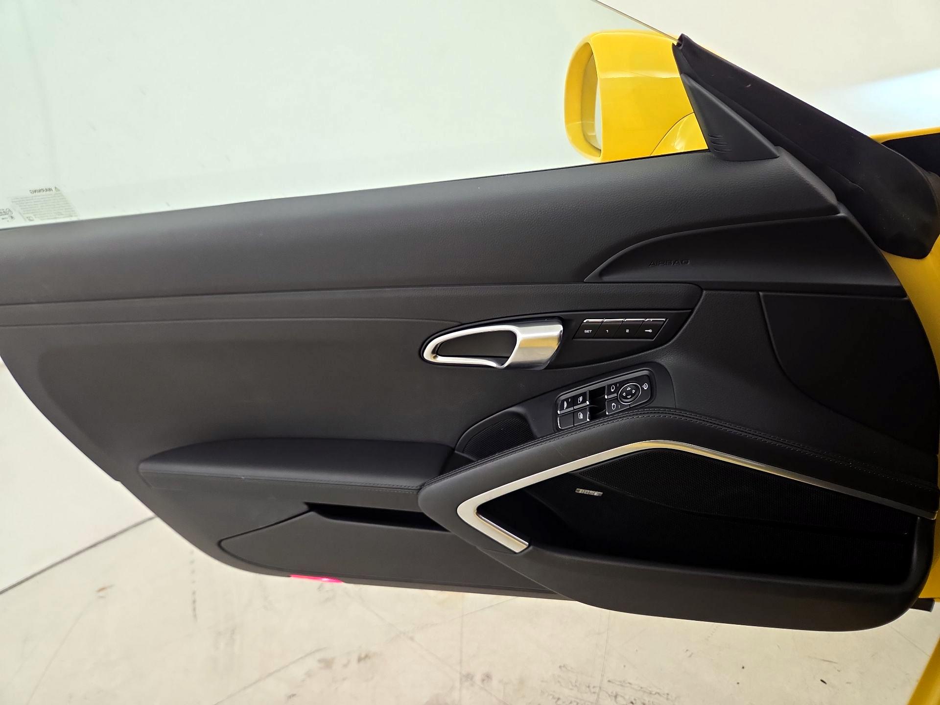 Thumbnail: 2019 Porsche 911 - 12