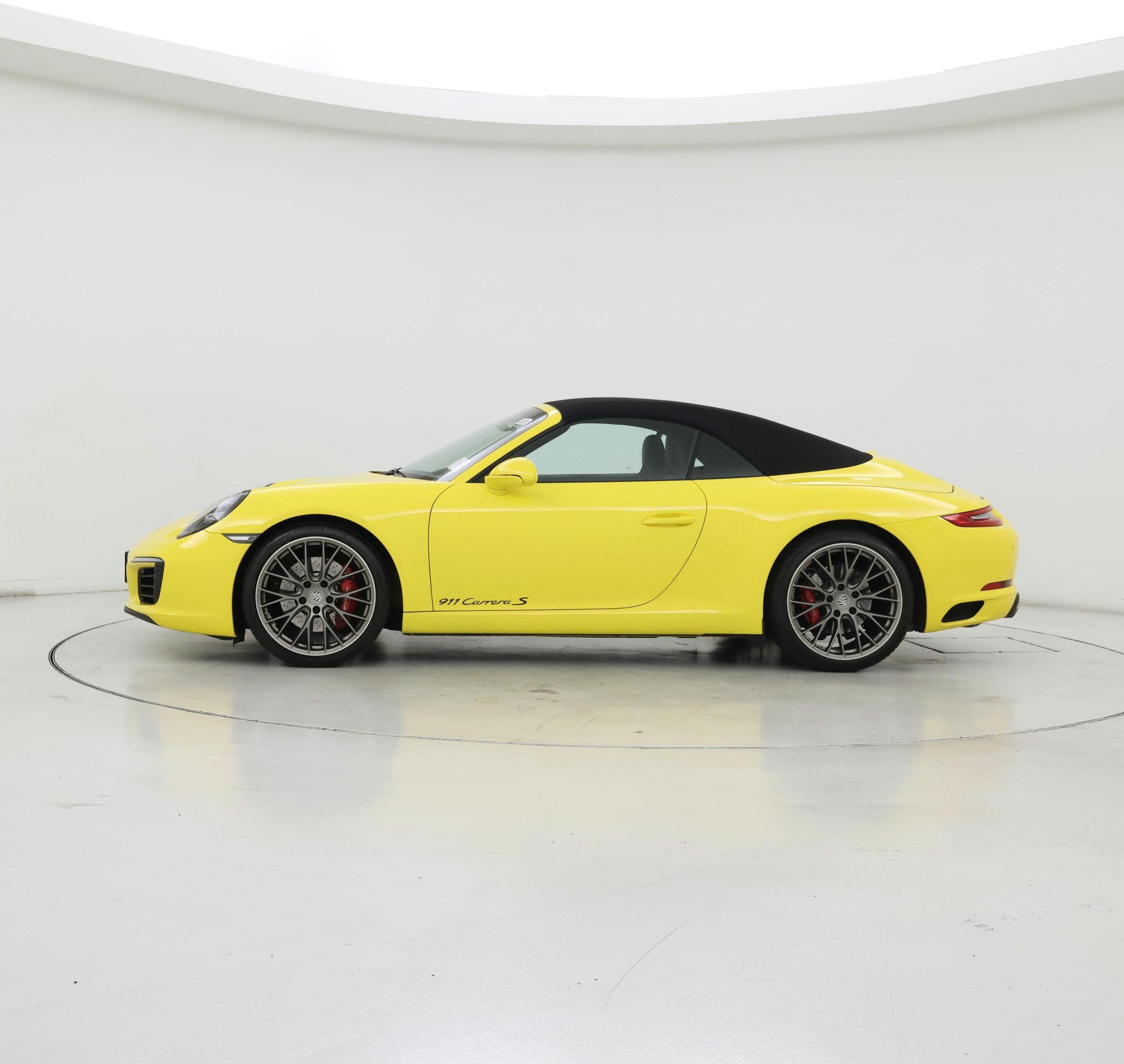 Thumbnail: 2019 Porsche 911 - 3