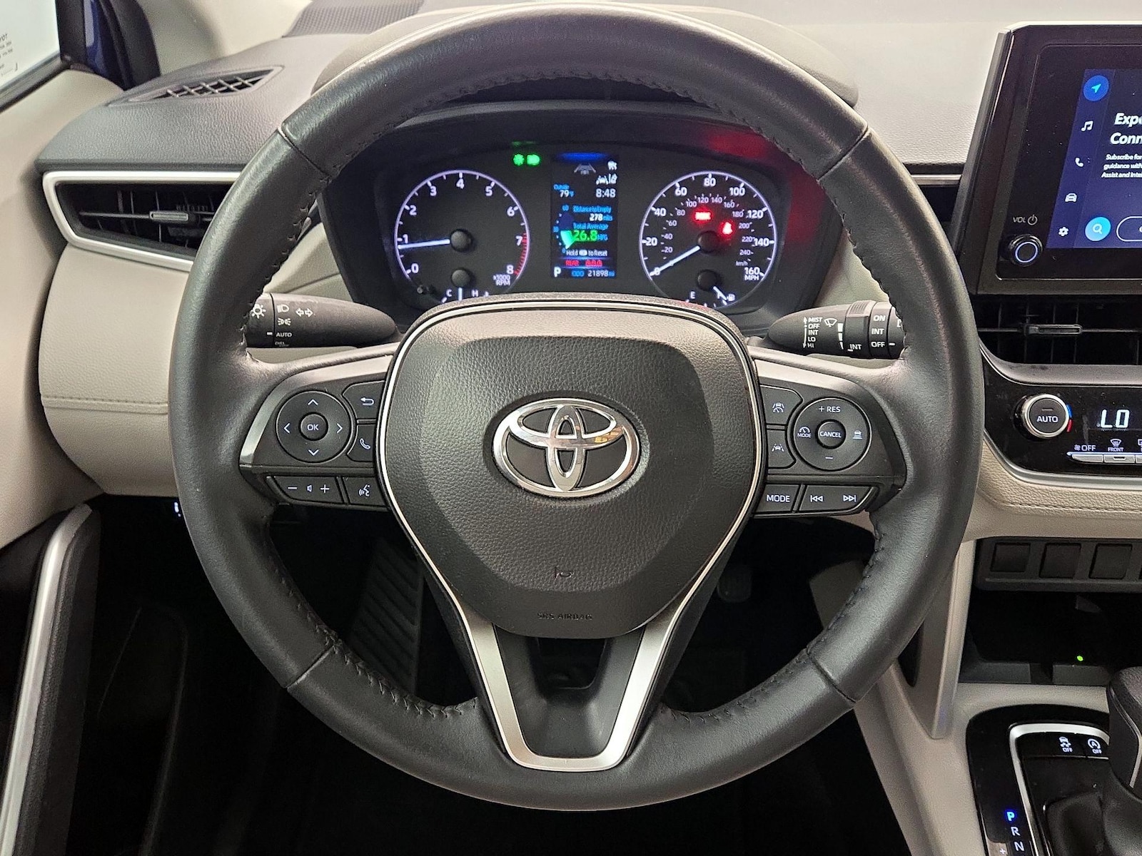 2024 Toyota Corolla Cross LE - Photo 11