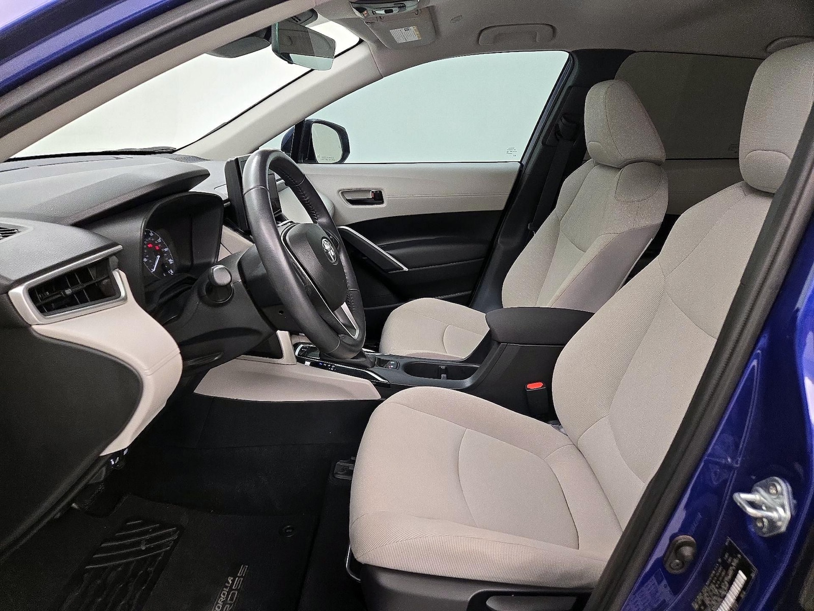 2024 Toyota Corolla Cross LE - Photo 12