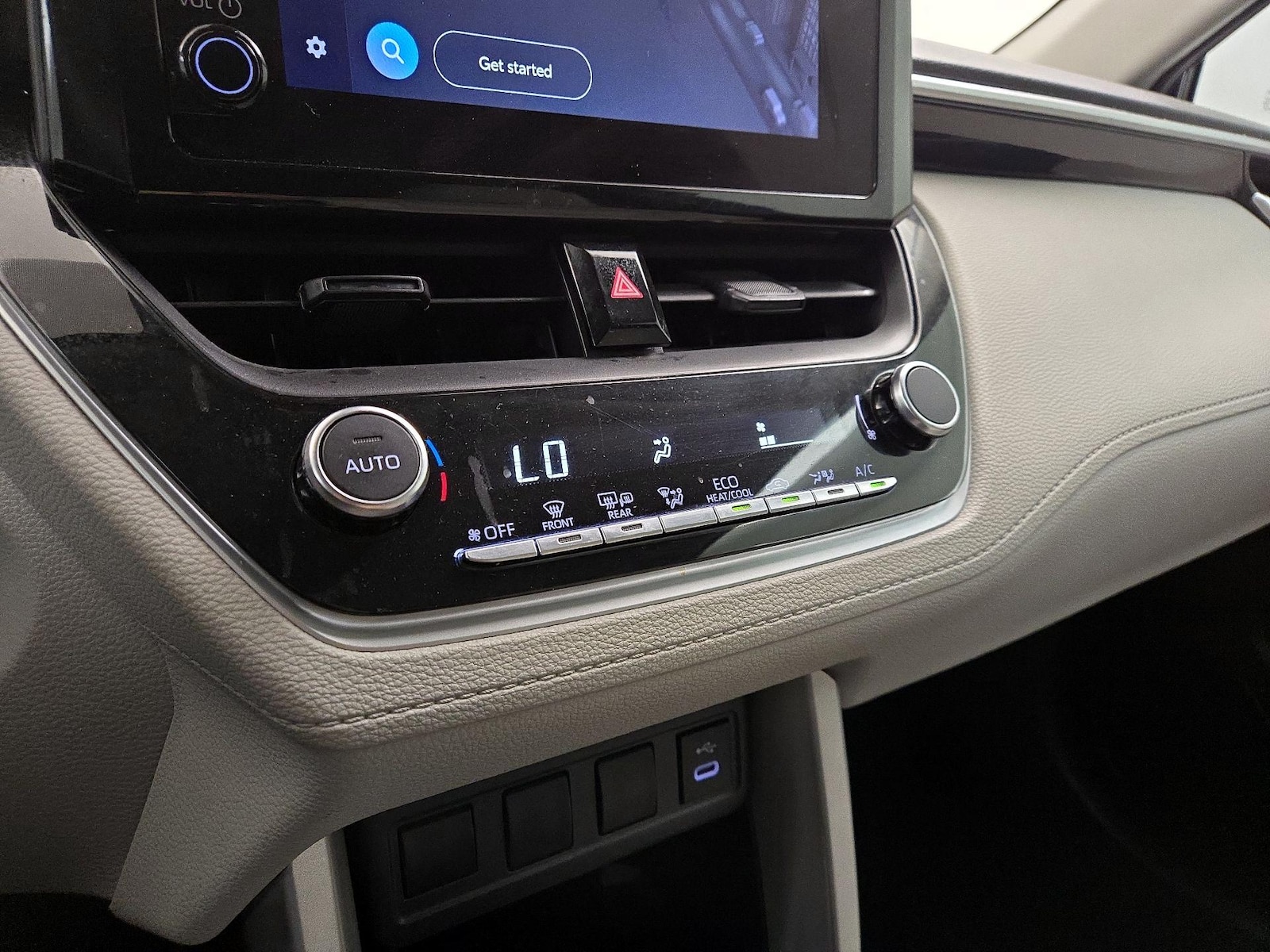 2024 Toyota Corolla Cross LE - Photo 17