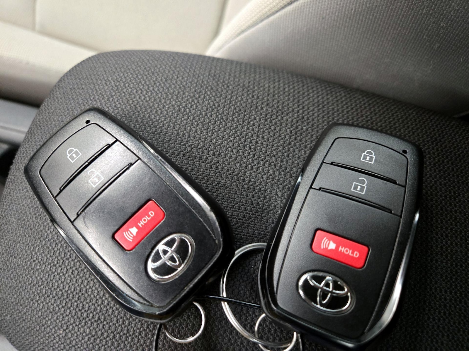 2024 Toyota Corolla Cross LE - Photo 23