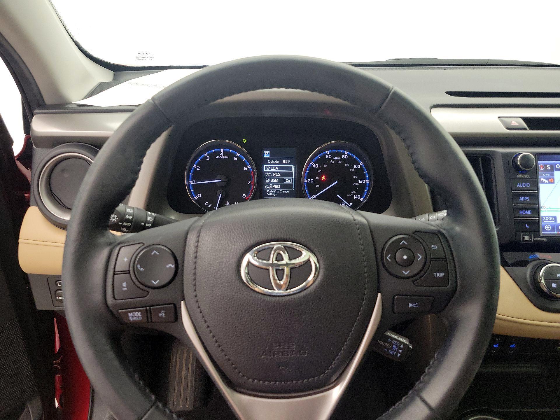 Thumbnail: 2018 Toyota RAV4 - 10