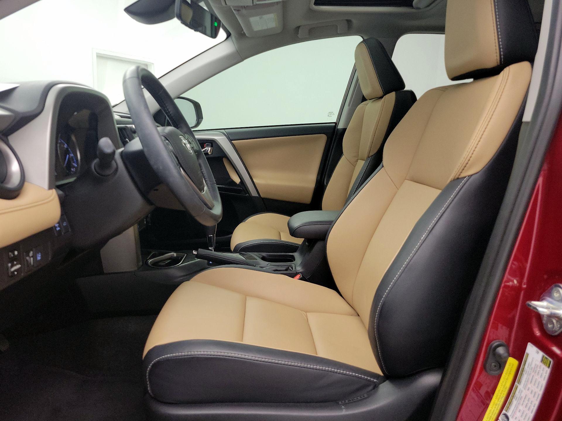 Thumbnail: 2018 Toyota RAV4 - 11
