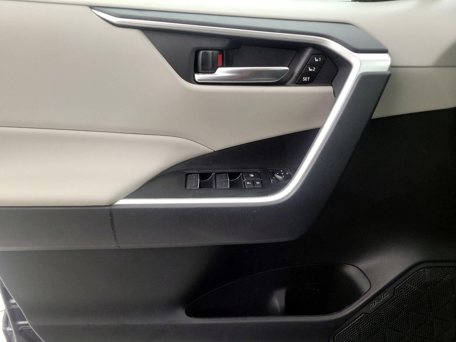 Thumbnail: 2024 Toyota RAV4 - 12