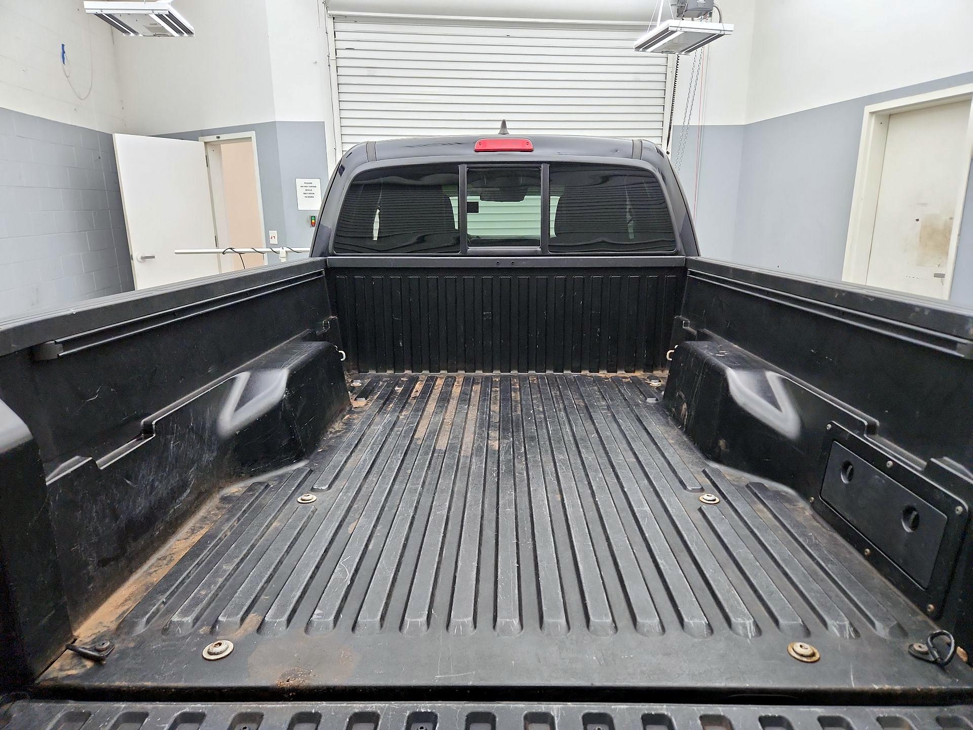 Thumbnail: 2019 Toyota Tacoma - 19