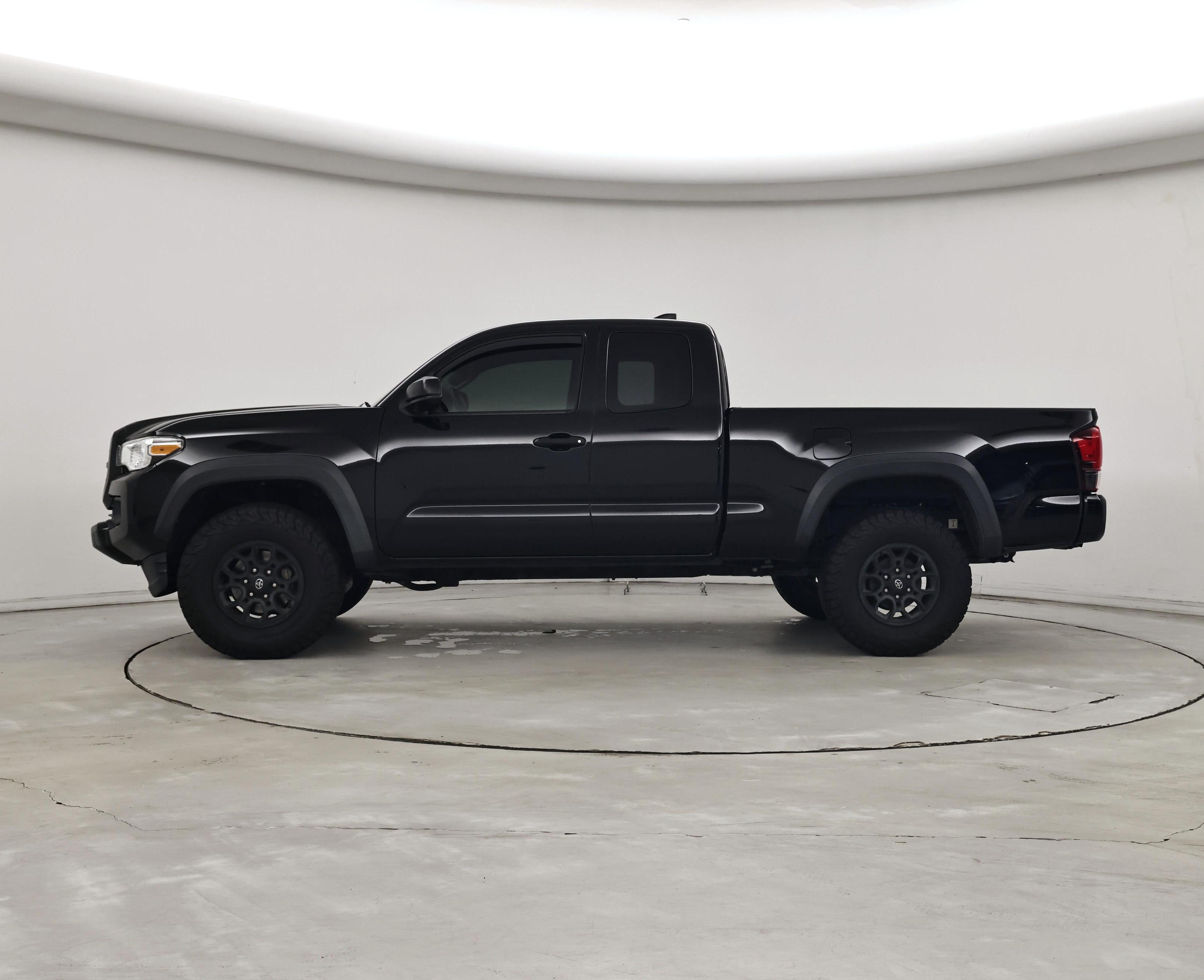 Thumbnail: 2019 Toyota Tacoma - 3