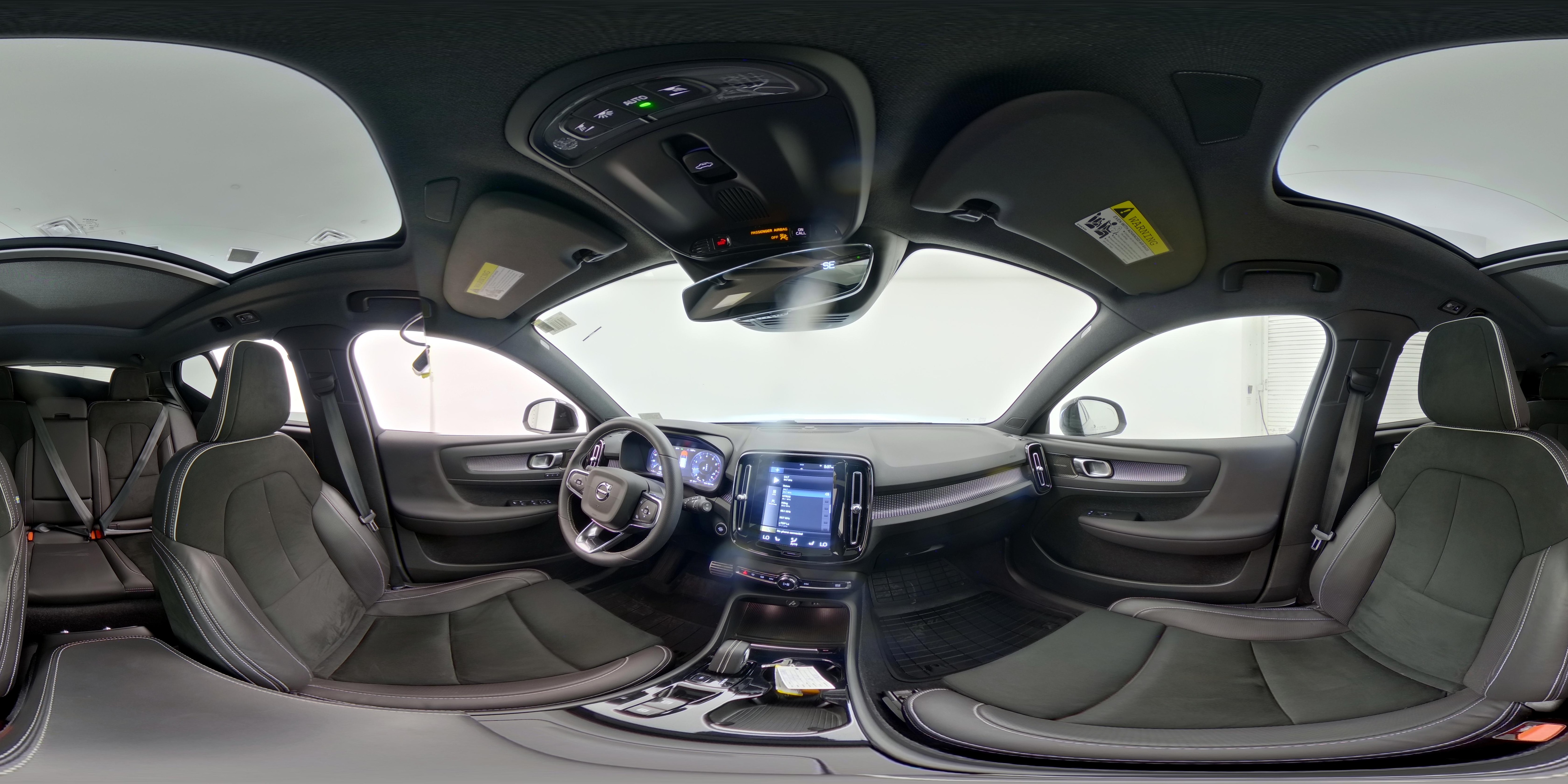 2021 Volvo XC40 R-Design - Photo 25