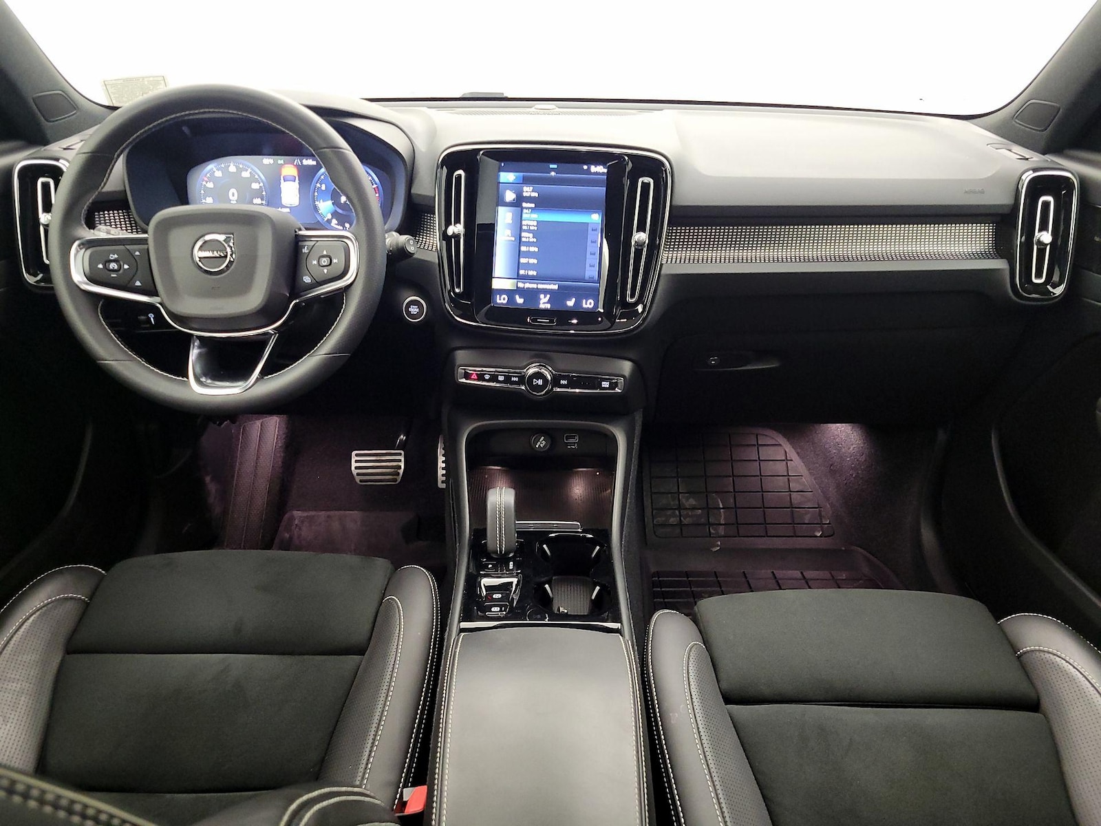 2021 Volvo XC40 R-Design - Photo 10