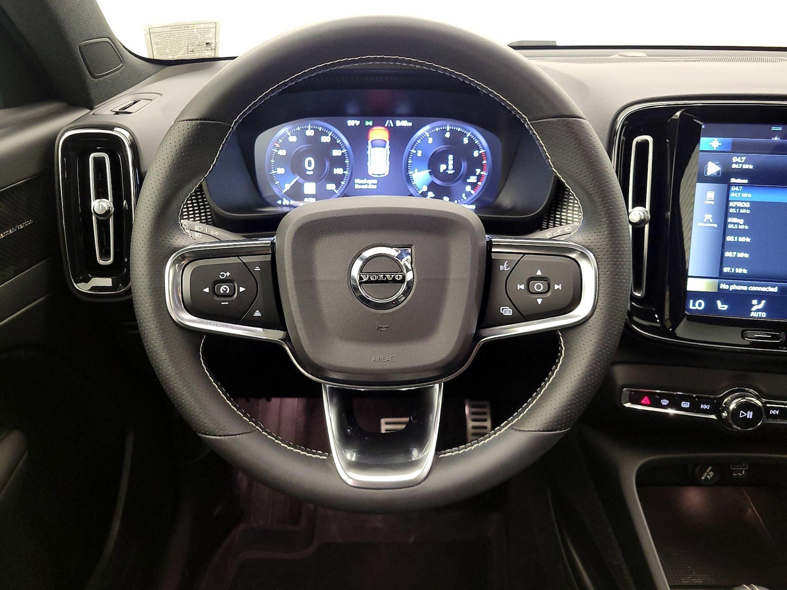 2021 Volvo XC40 R-Design - Photo 11