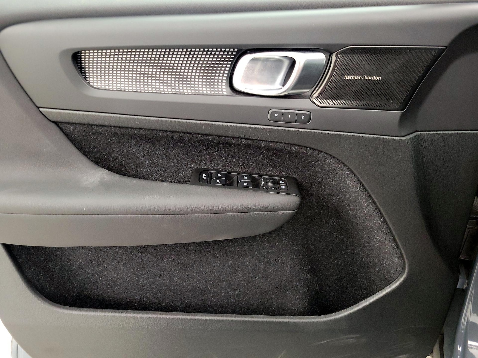 2021 Volvo XC40 R-Design - Photo 13