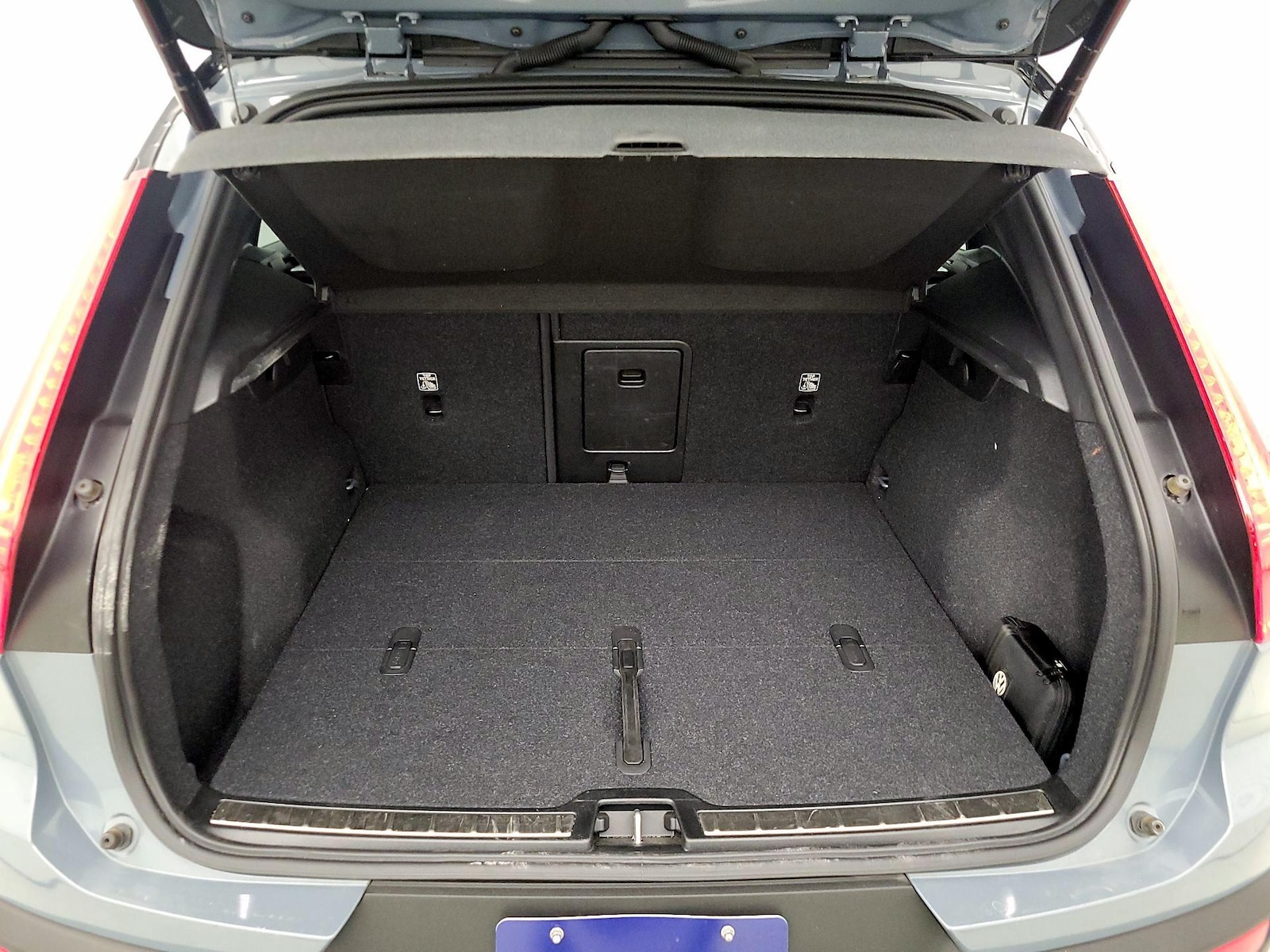 2021 Volvo XC40 R-Design - Photo 22