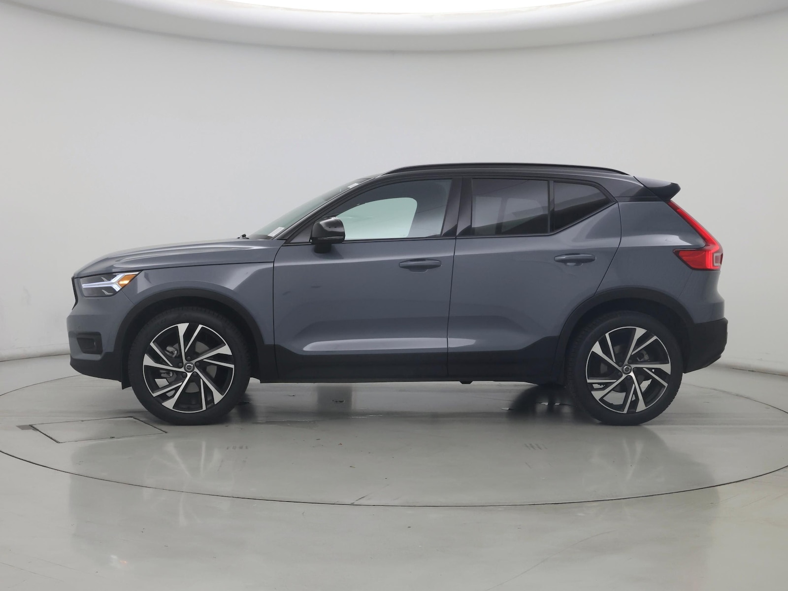 2021 Volvo XC40 R-Design - Photo 4