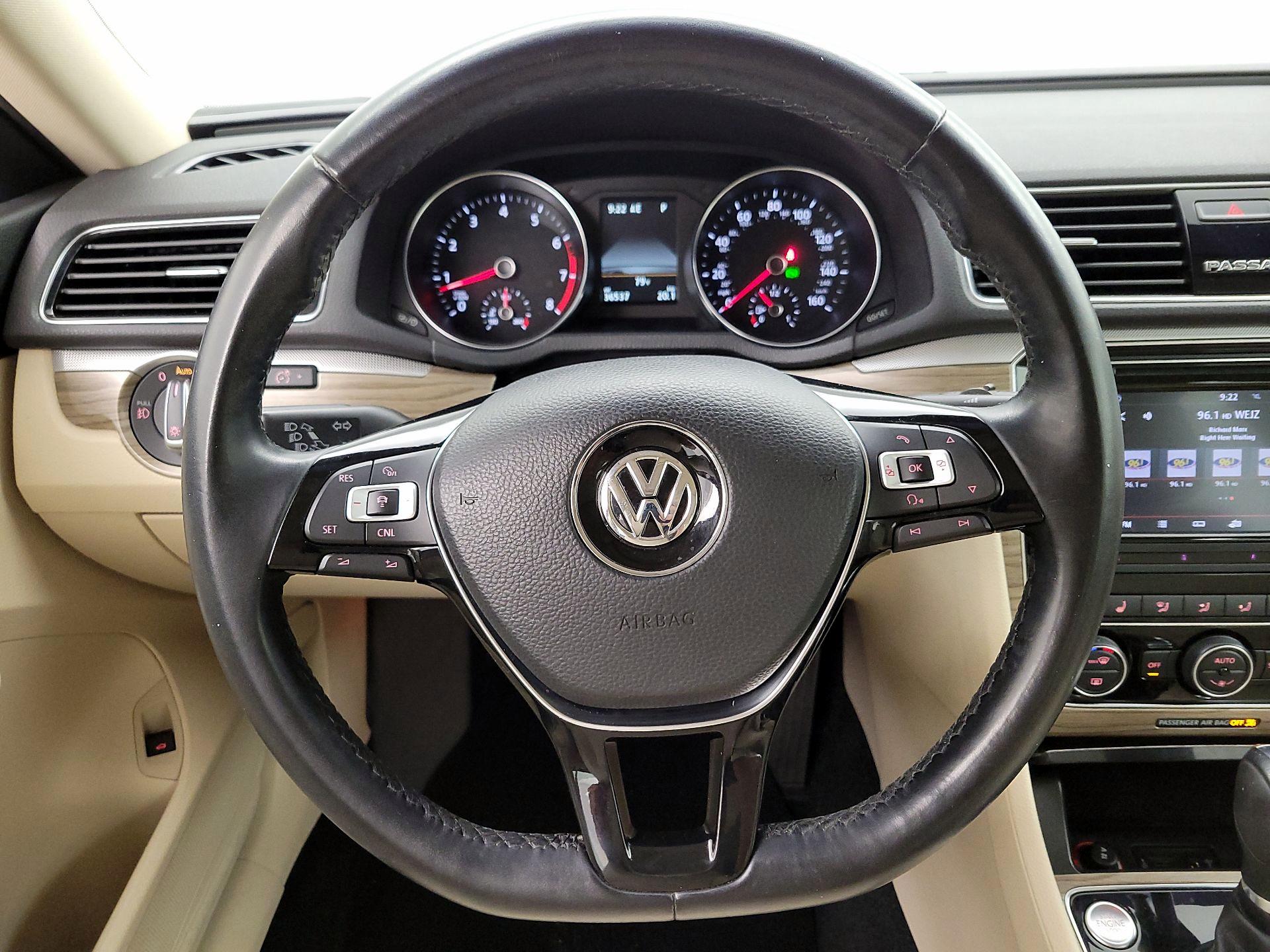 Thumbnail: 2018 Volkswagen Passat - 10