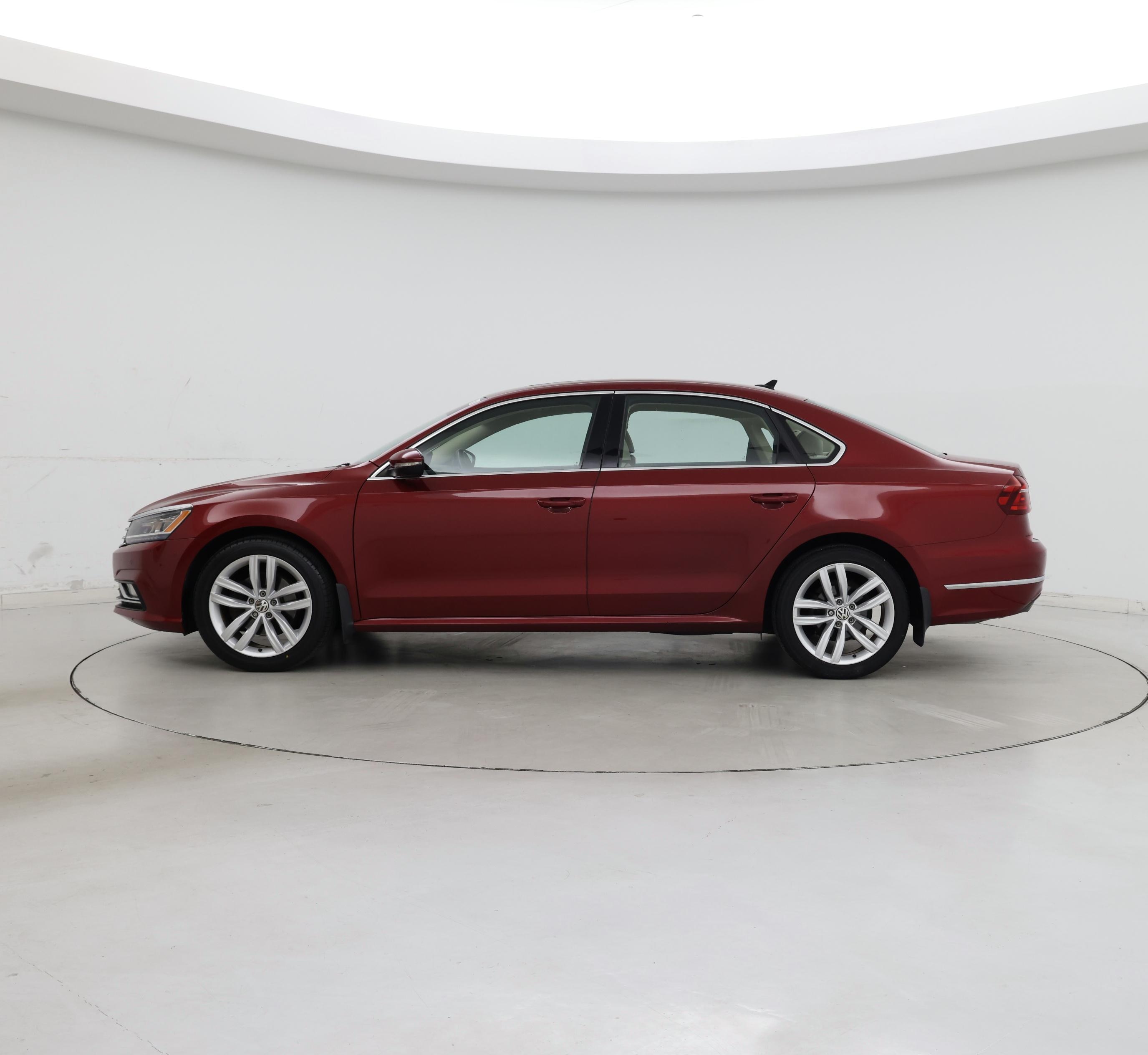 Thumbnail: 2018 Volkswagen Passat - 3