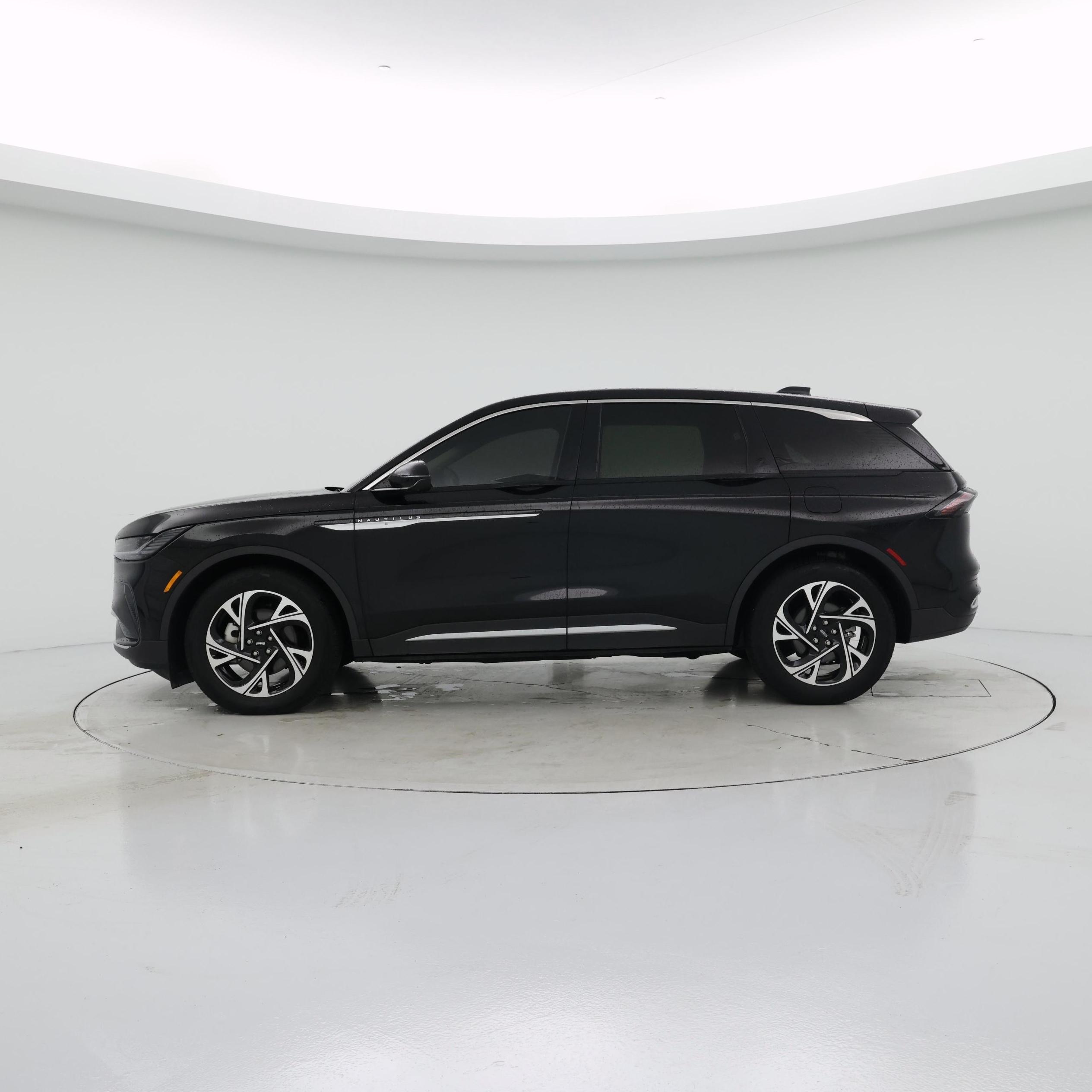 Thumbnail: 2025 Lincoln Nautilus - 3