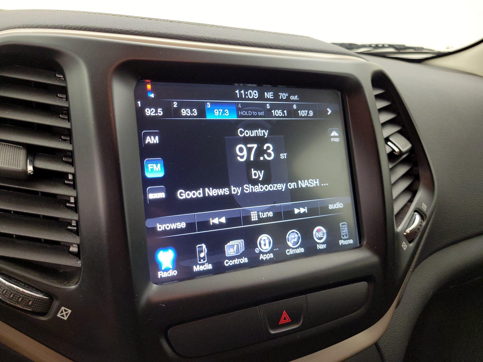Thumbnail: 2017 Jeep Cherokee - 14