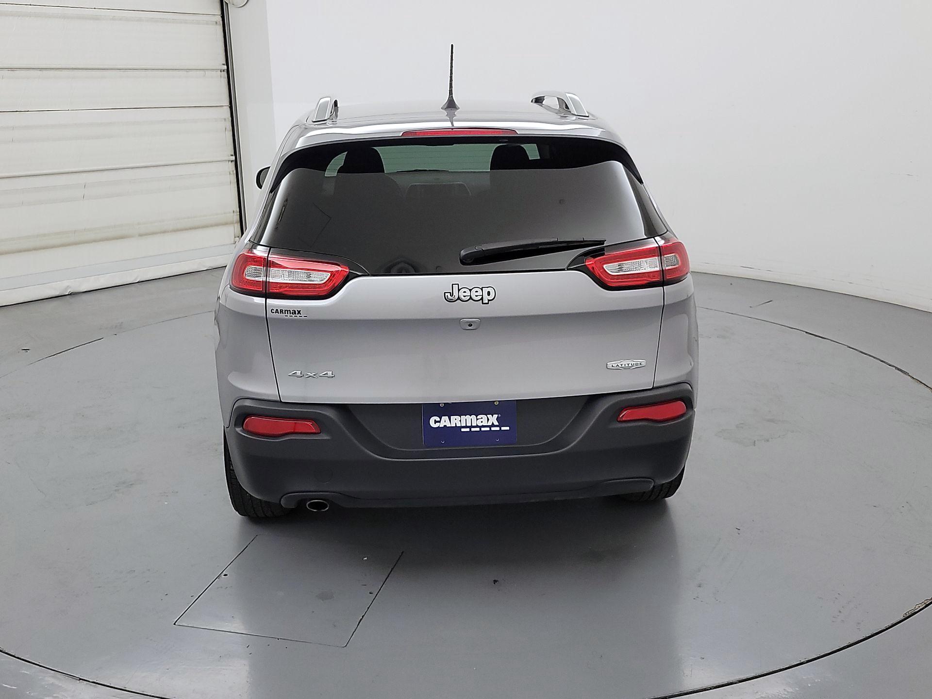 Thumbnail: 2017 Jeep Cherokee - 6