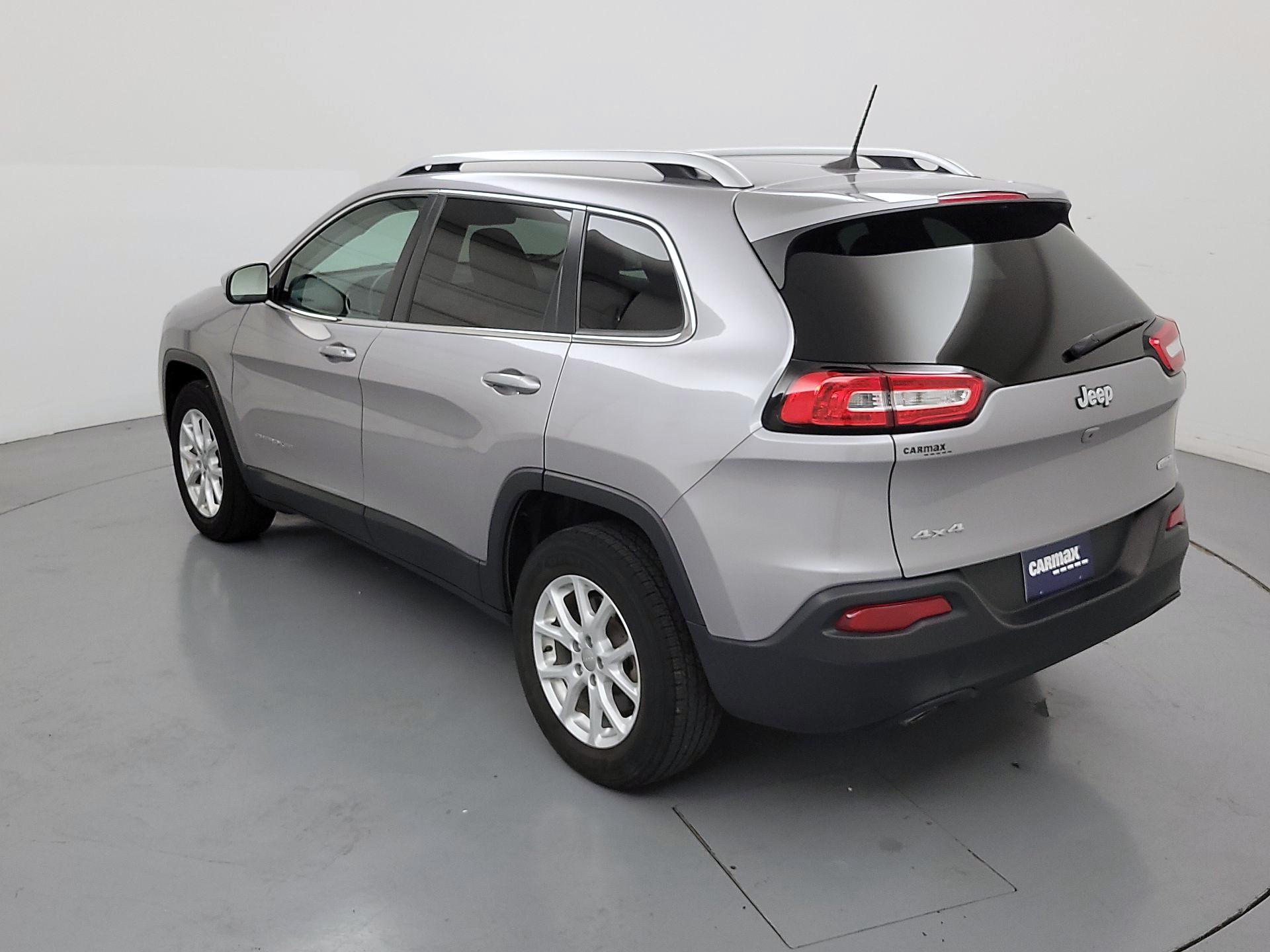 Thumbnail: 2017 Jeep Cherokee - 7