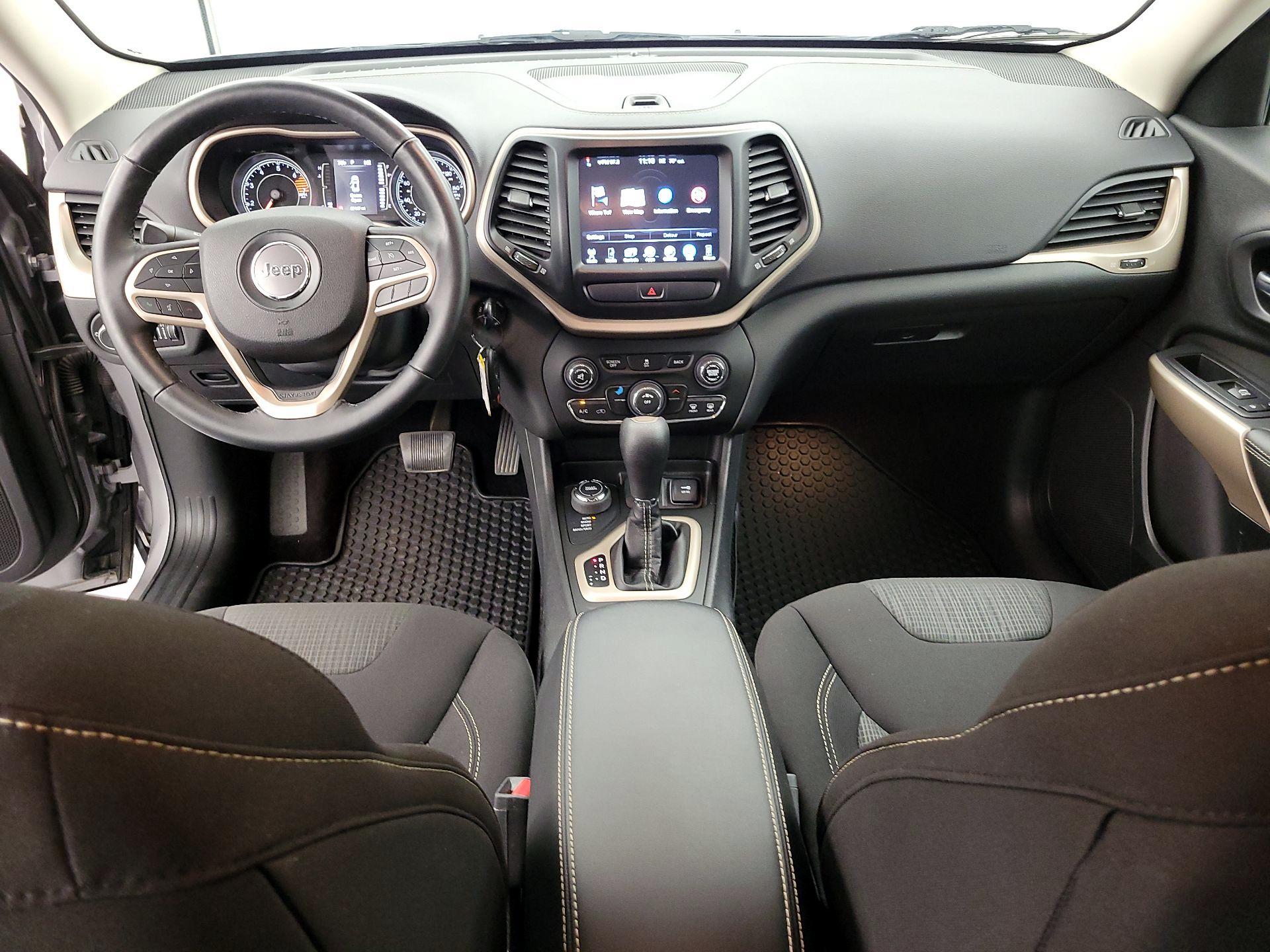 Thumbnail: 2017 Jeep Cherokee - 8