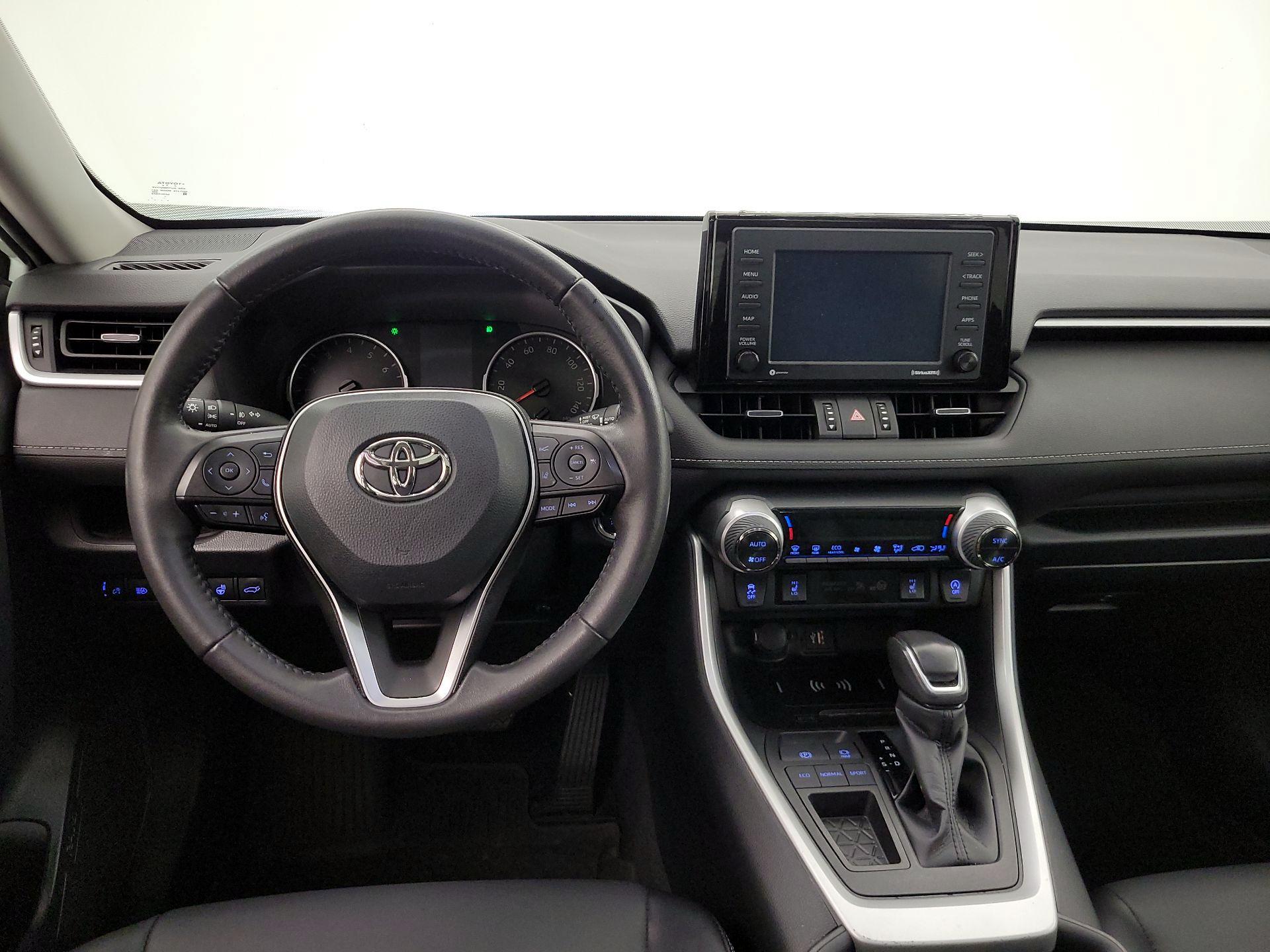 Thumbnail: 2022 Toyota RAV4 - 10
