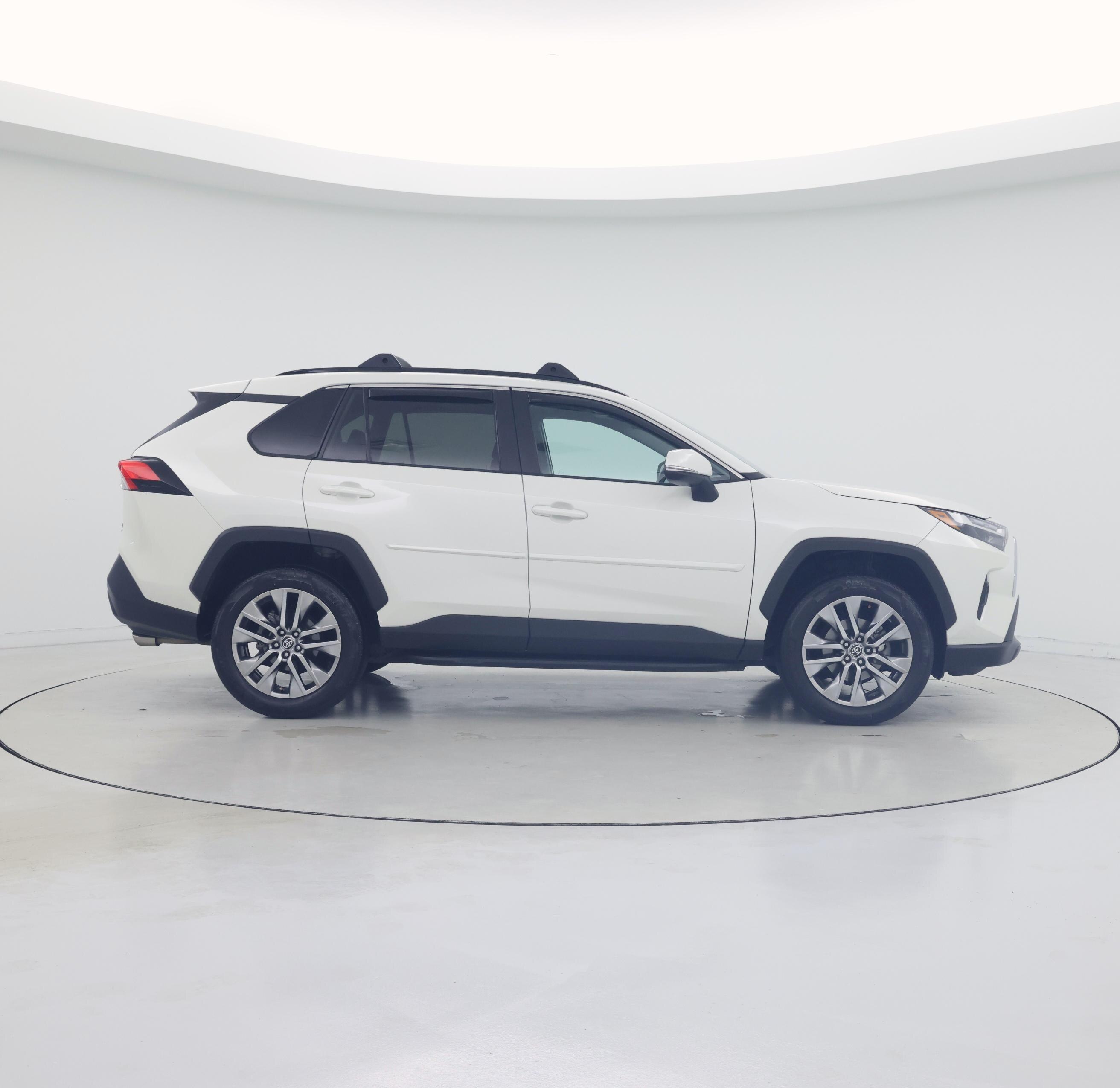 Thumbnail: 2022 Toyota RAV4 - 7
