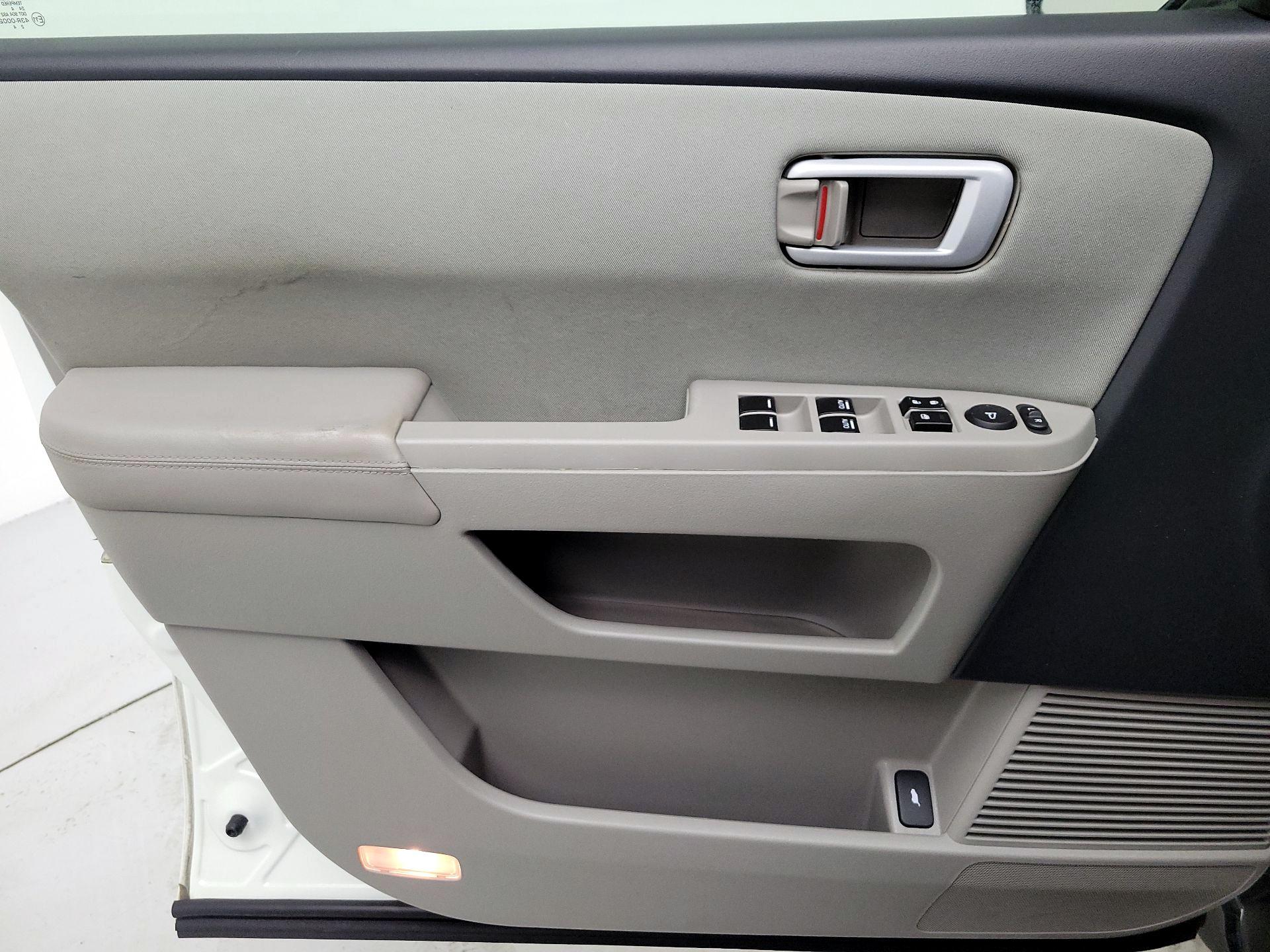 Thumbnail: 2015 Honda Pilot - 12