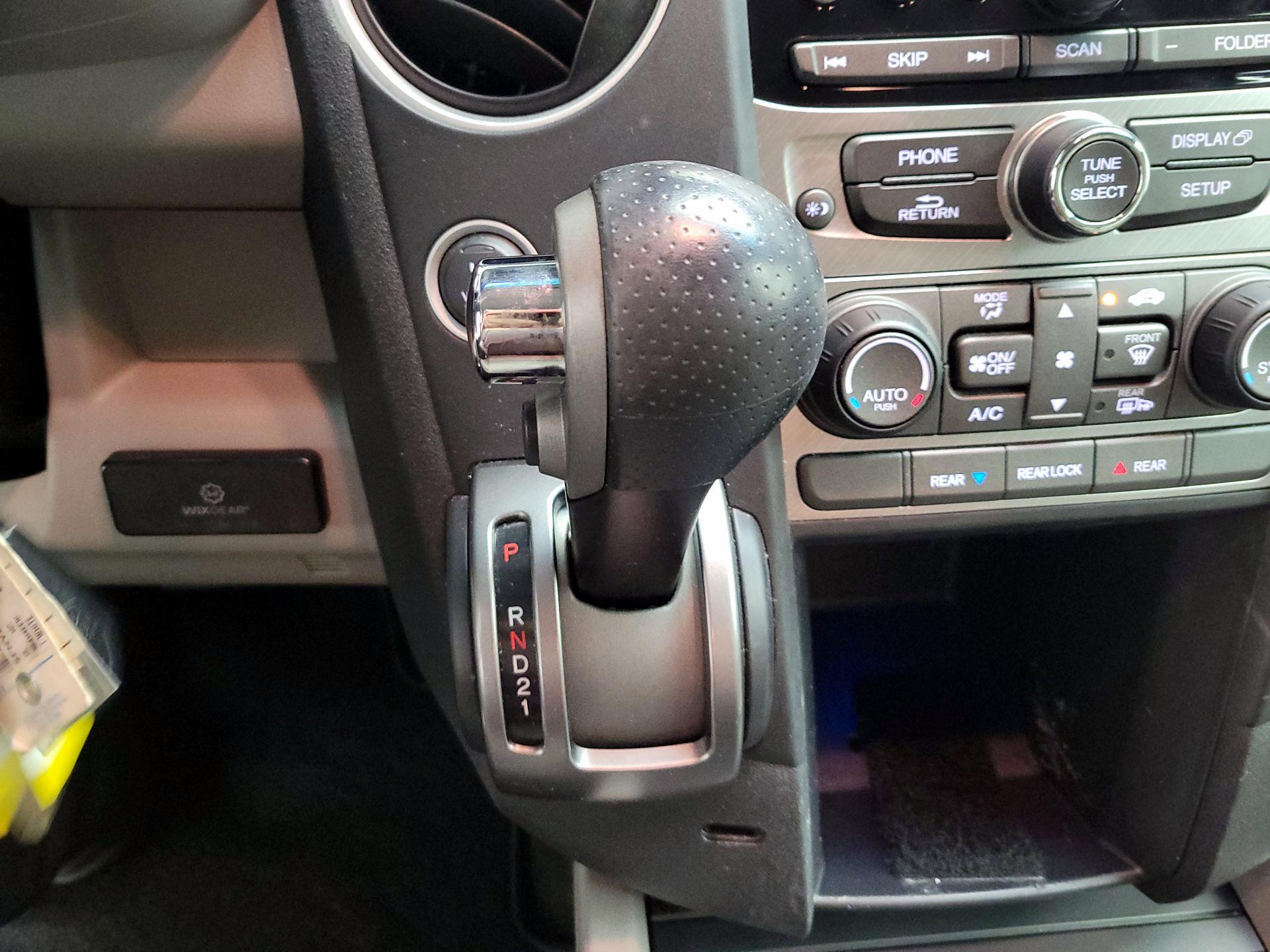 Thumbnail: 2015 Honda Pilot - 15