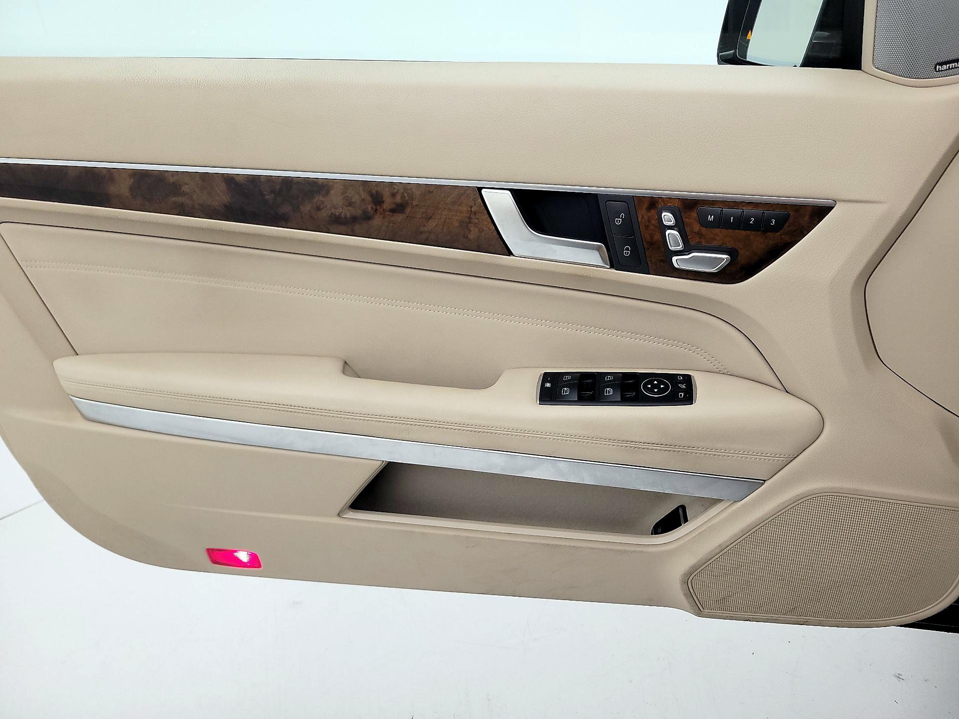 Thumbnail: 2016 Mercedes-Benz E-Class - 12
