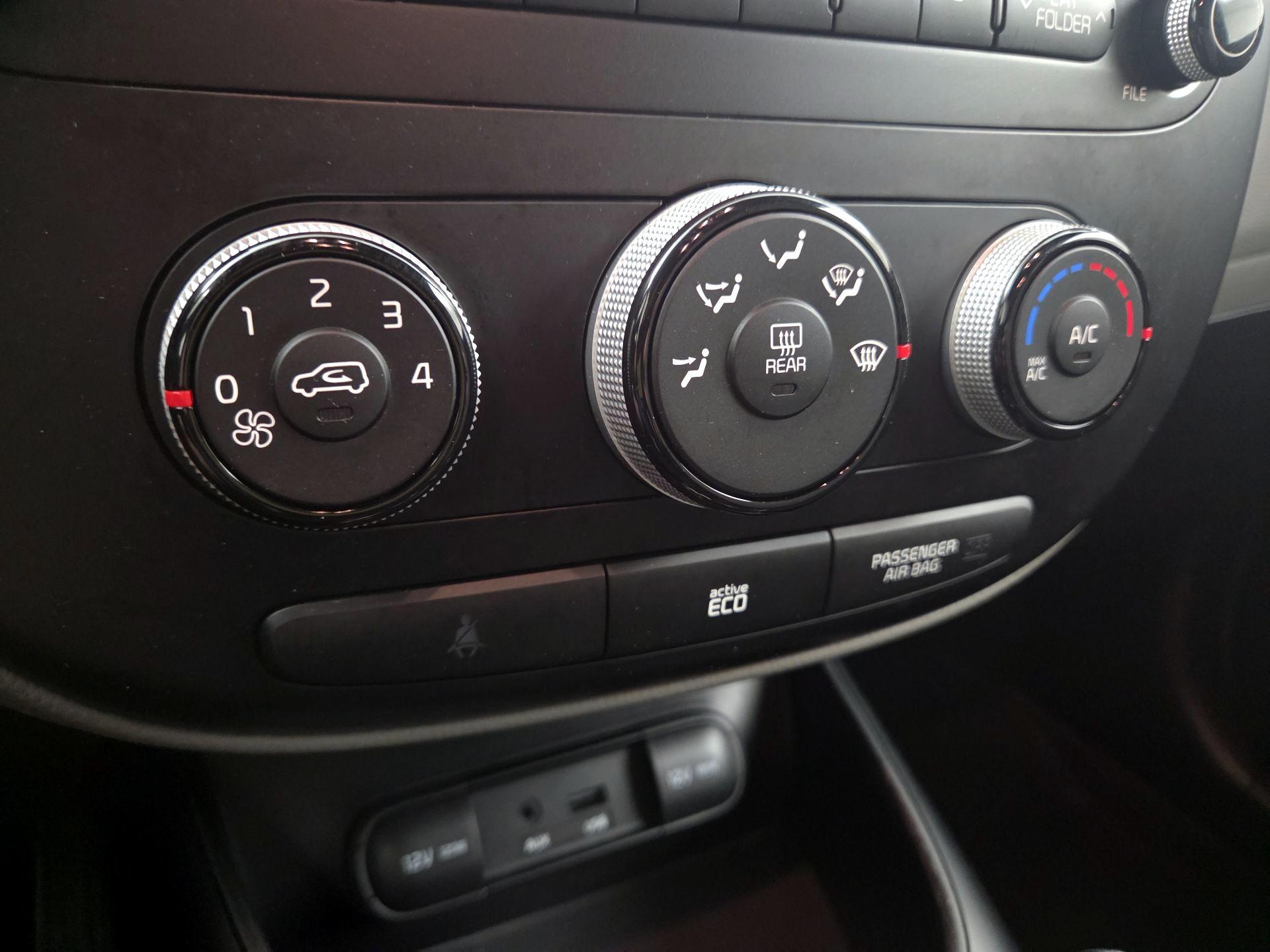 Thumbnail: 2015 Kia Soul - 15