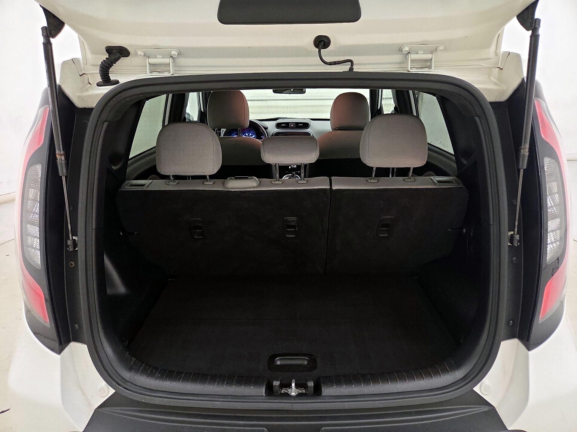 Thumbnail: 2015 Kia Soul - 19