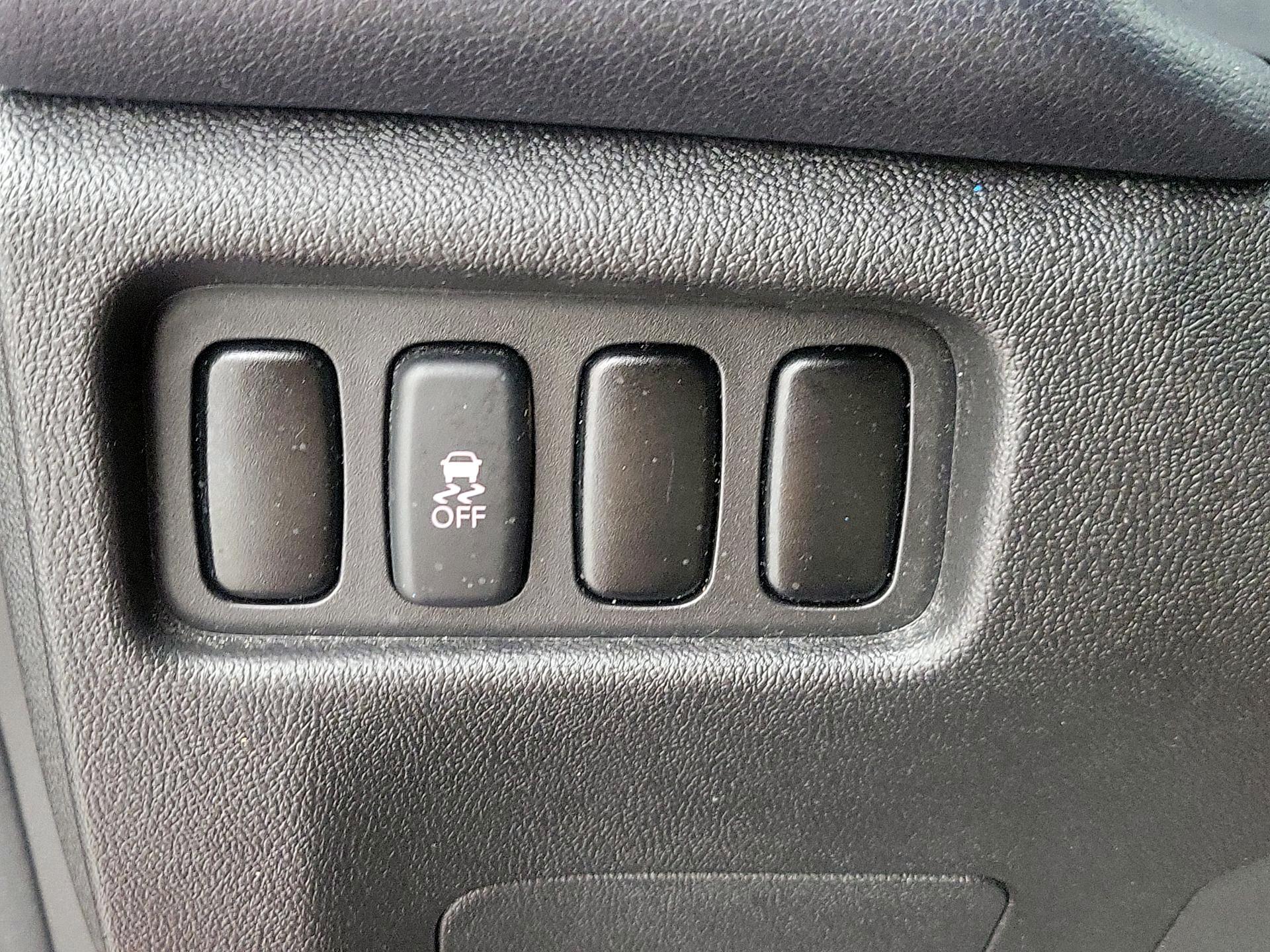 Thumbnail: 2015 Mitsubishi Outlander Sport - 13
