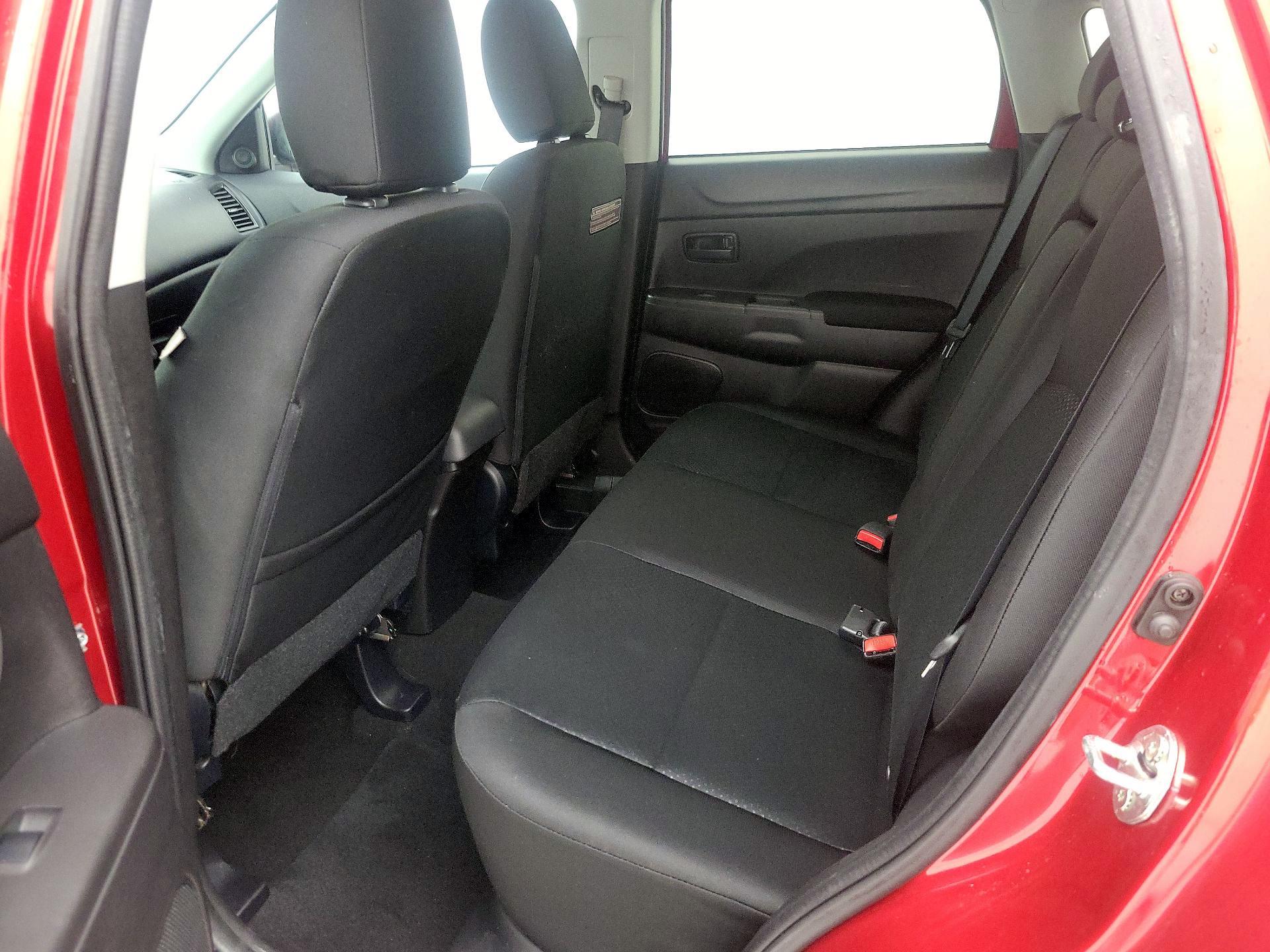 Thumbnail: 2015 Mitsubishi Outlander Sport - 18