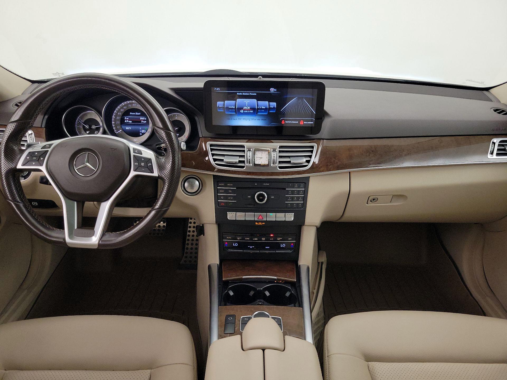 Thumbnail: 2016 Mercedes-Benz E-Class - 9