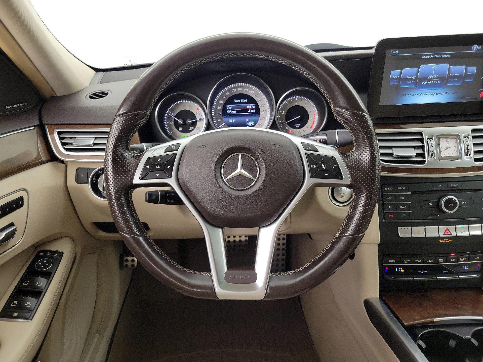 Thumbnail: 2016 Mercedes-Benz E-Class - 10