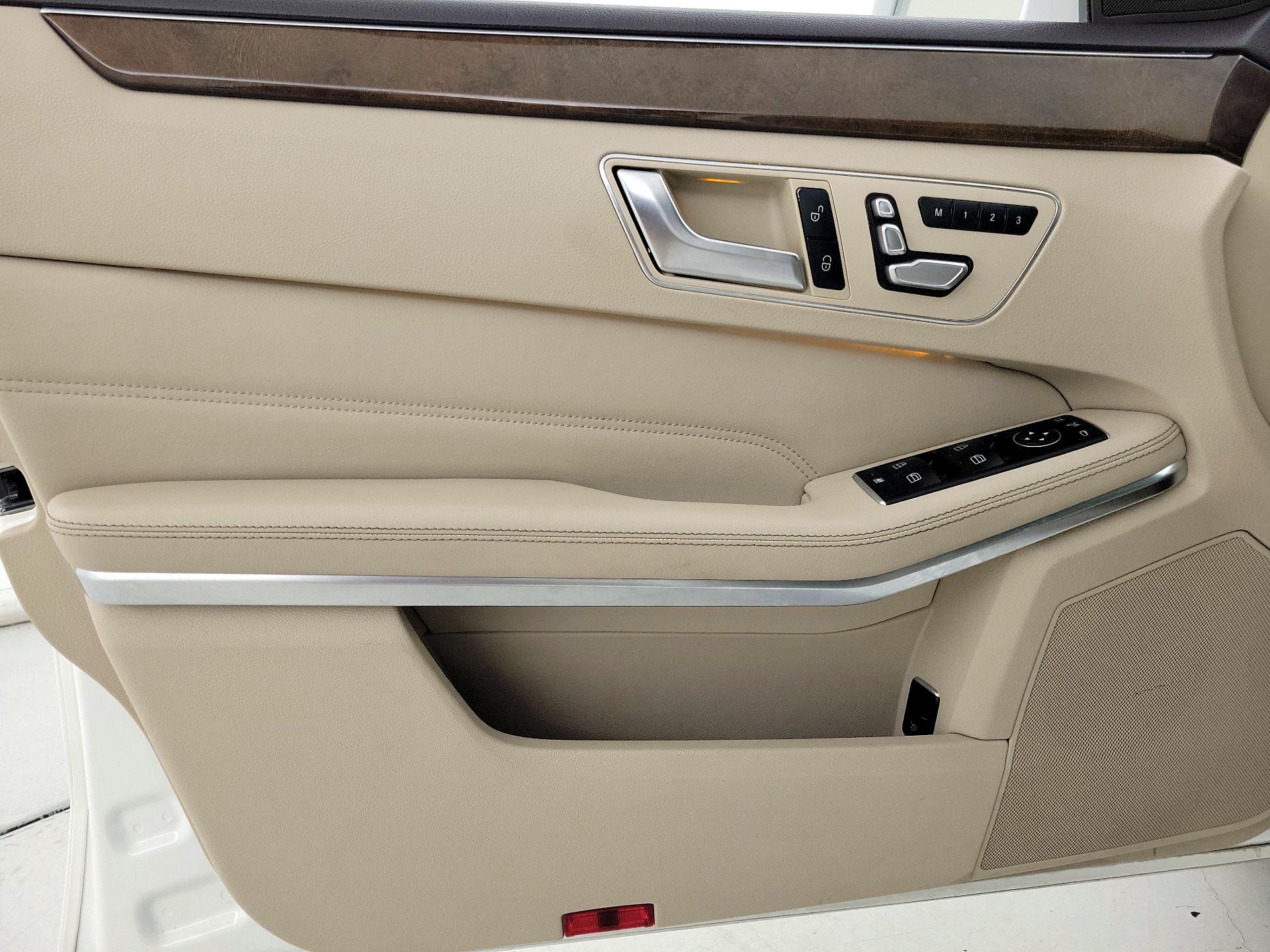 Thumbnail: 2016 Mercedes-Benz E-Class - 12