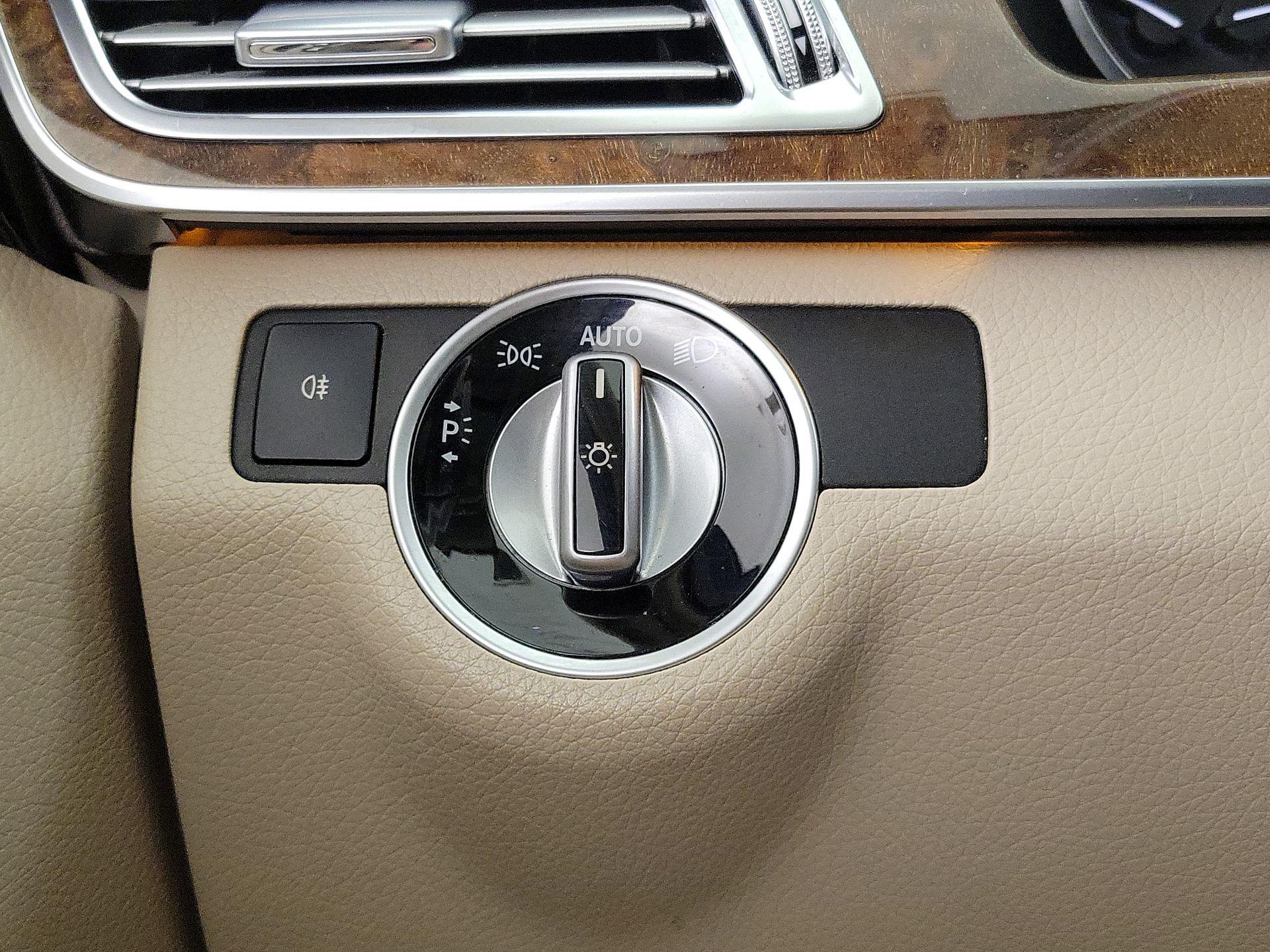 Thumbnail: 2016 Mercedes-Benz E-Class - 13