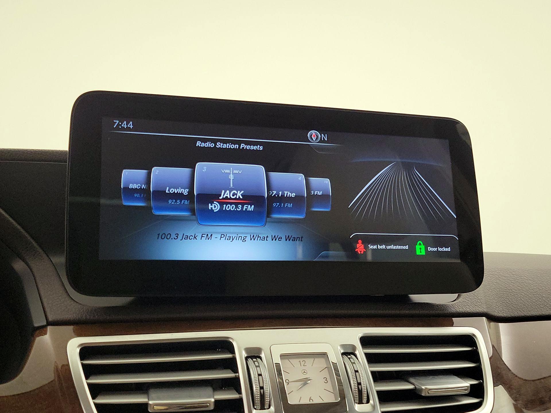 Thumbnail: 2016 Mercedes-Benz E-Class - 15