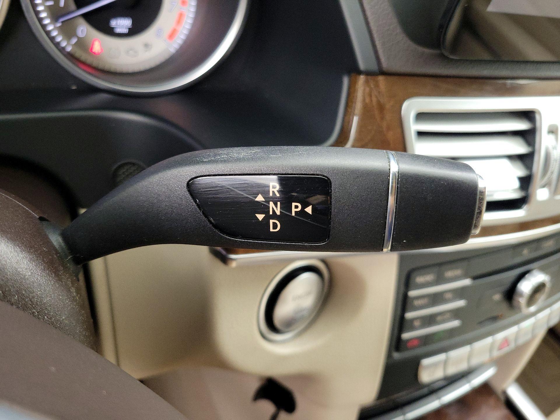 Thumbnail: 2016 Mercedes-Benz E-Class - 17