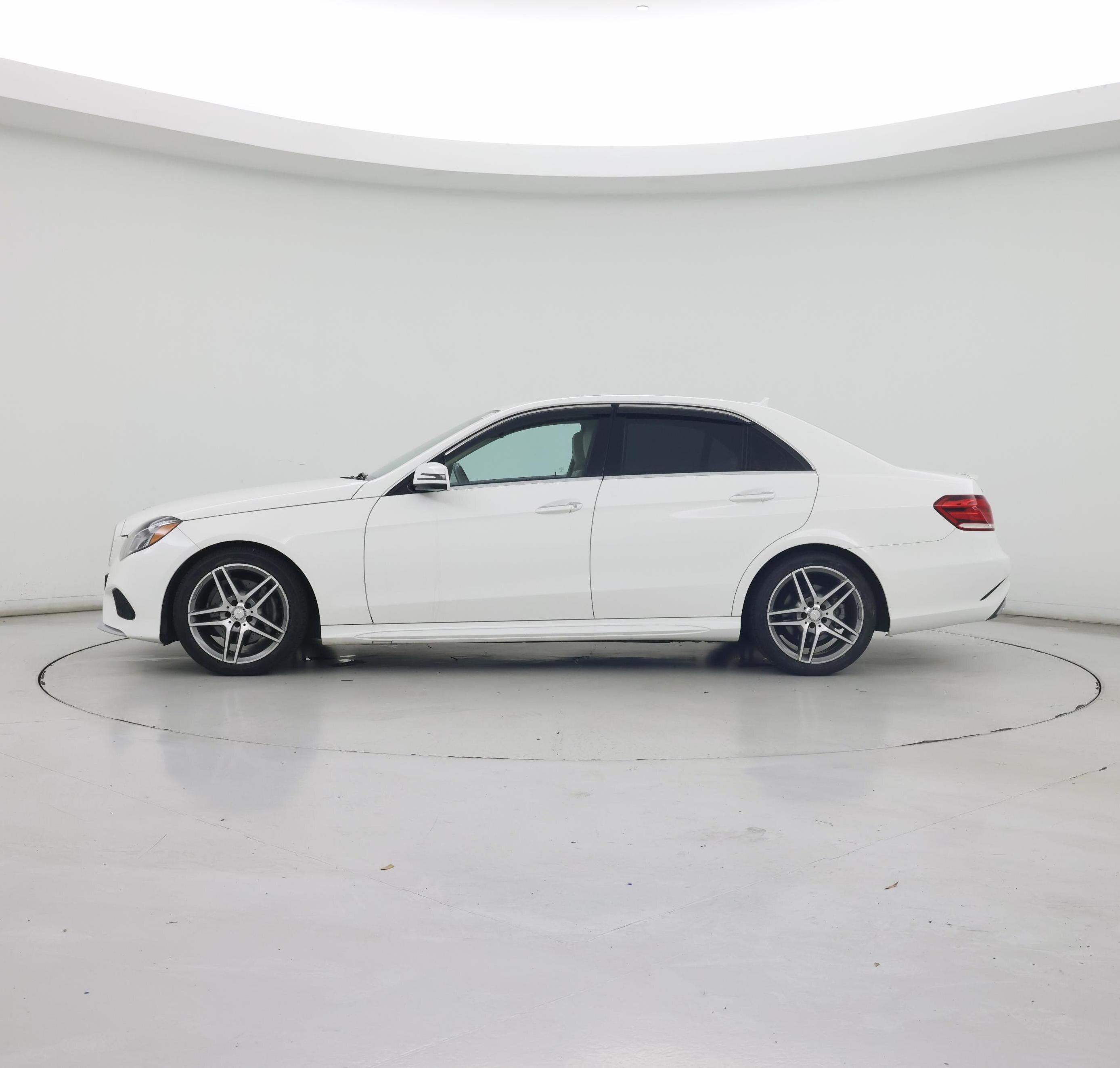 Thumbnail: 2016 Mercedes-Benz E-Class - 3