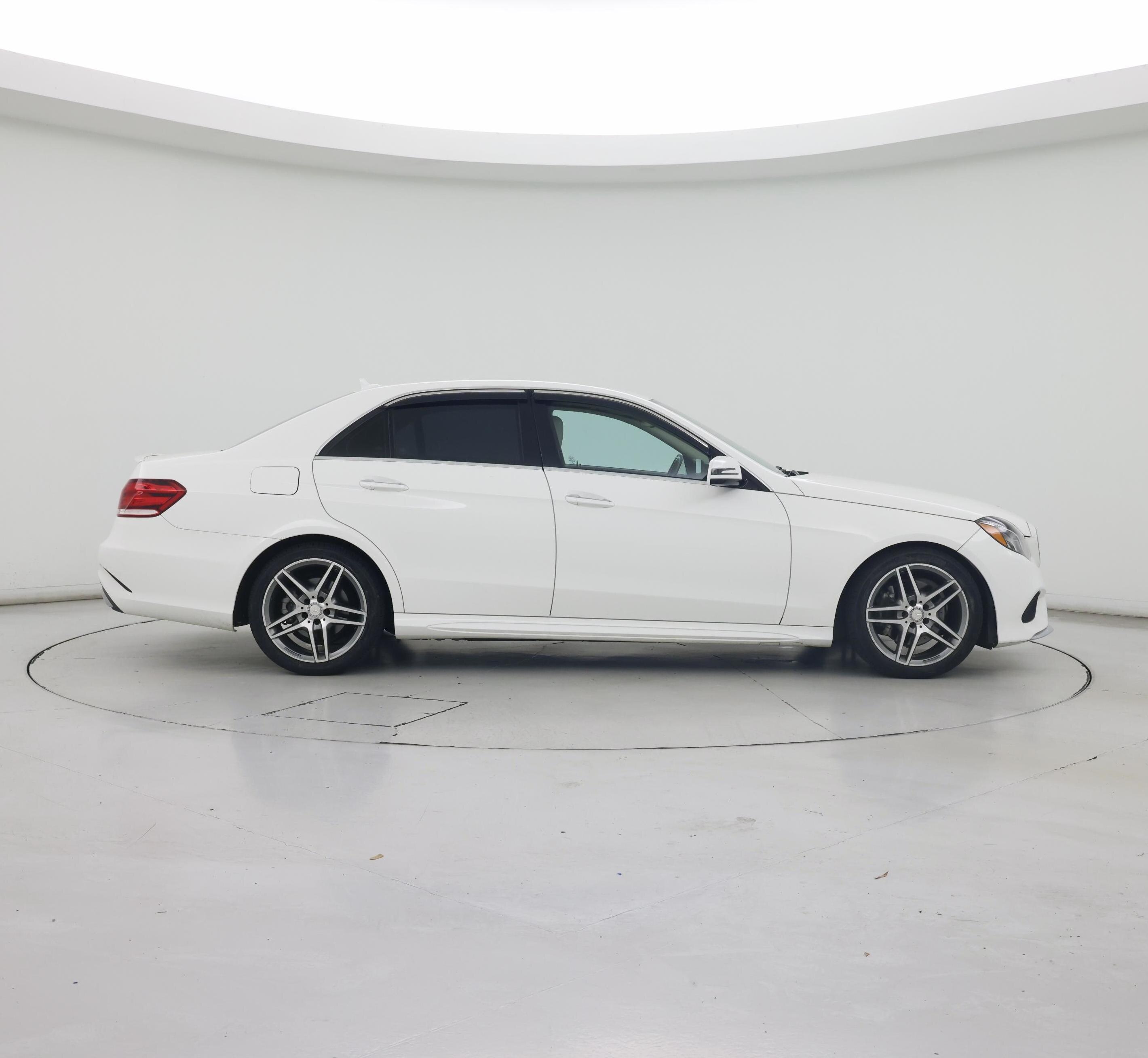 Thumbnail: 2016 Mercedes-Benz E-Class - 7