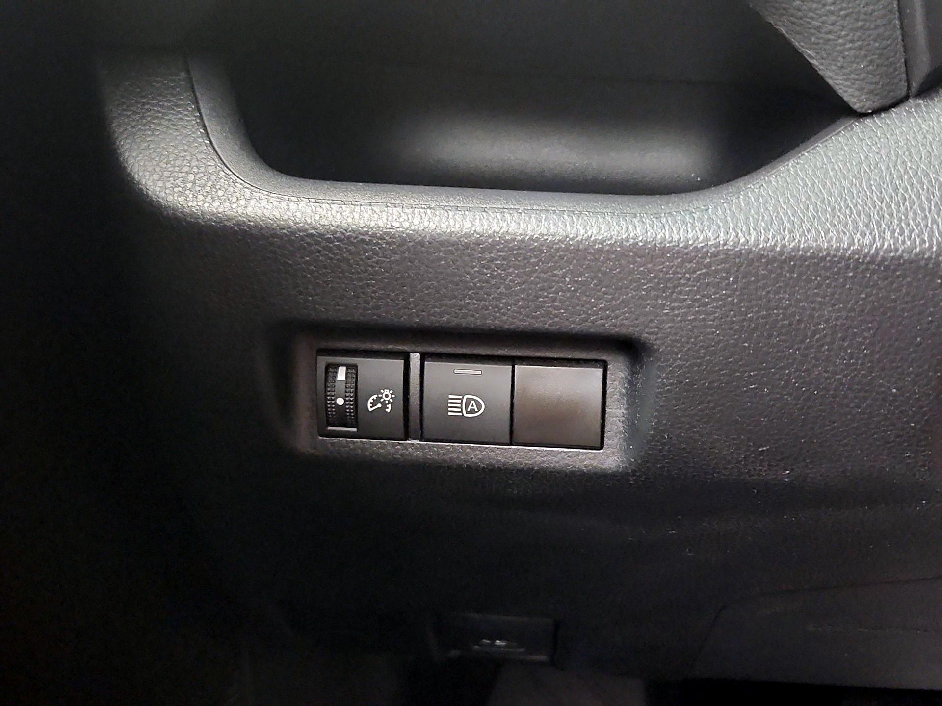 Thumbnail: 2022 Toyota RAV4 - 13