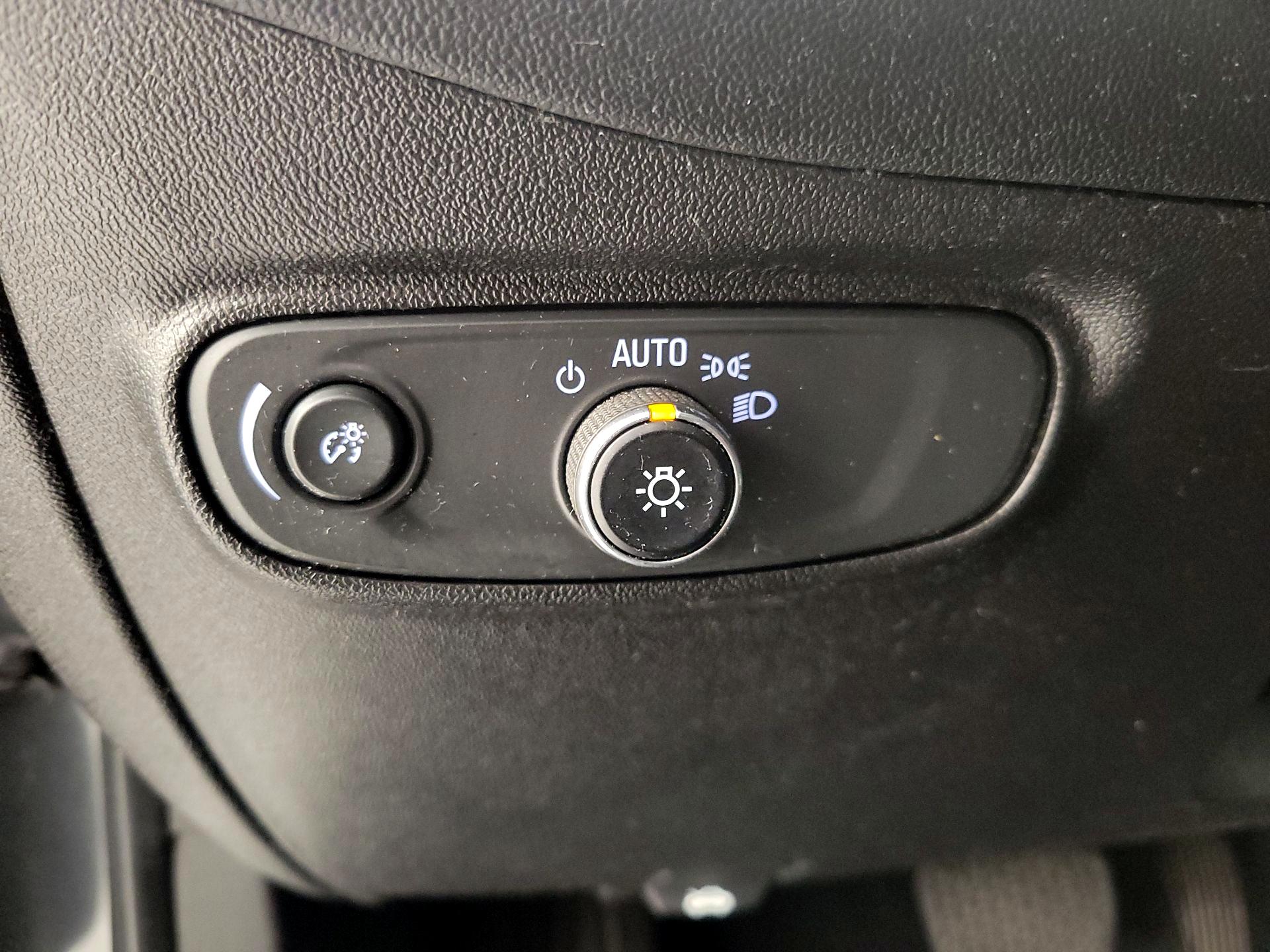 Thumbnail: 2018 Chevrolet Equinox - 13