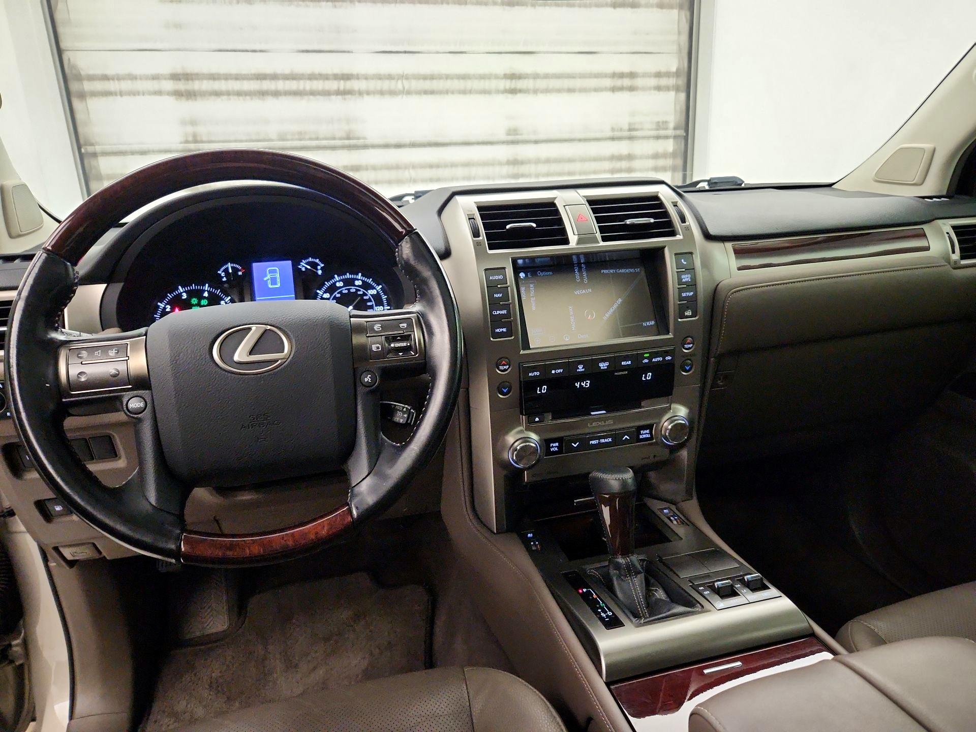 Thumbnail: 2016 Lexus GX - 9