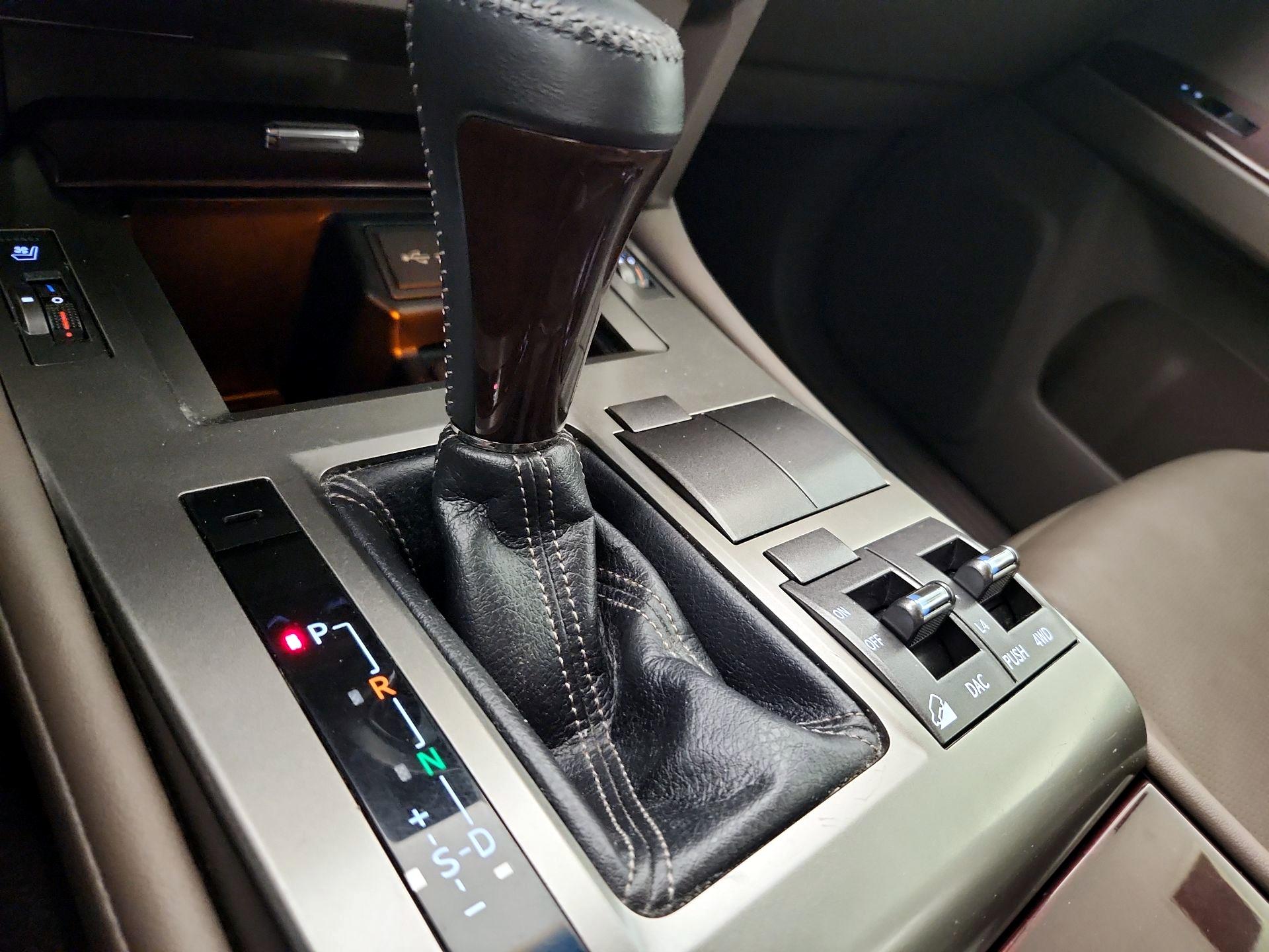 Thumbnail: 2016 Lexus GX - 18