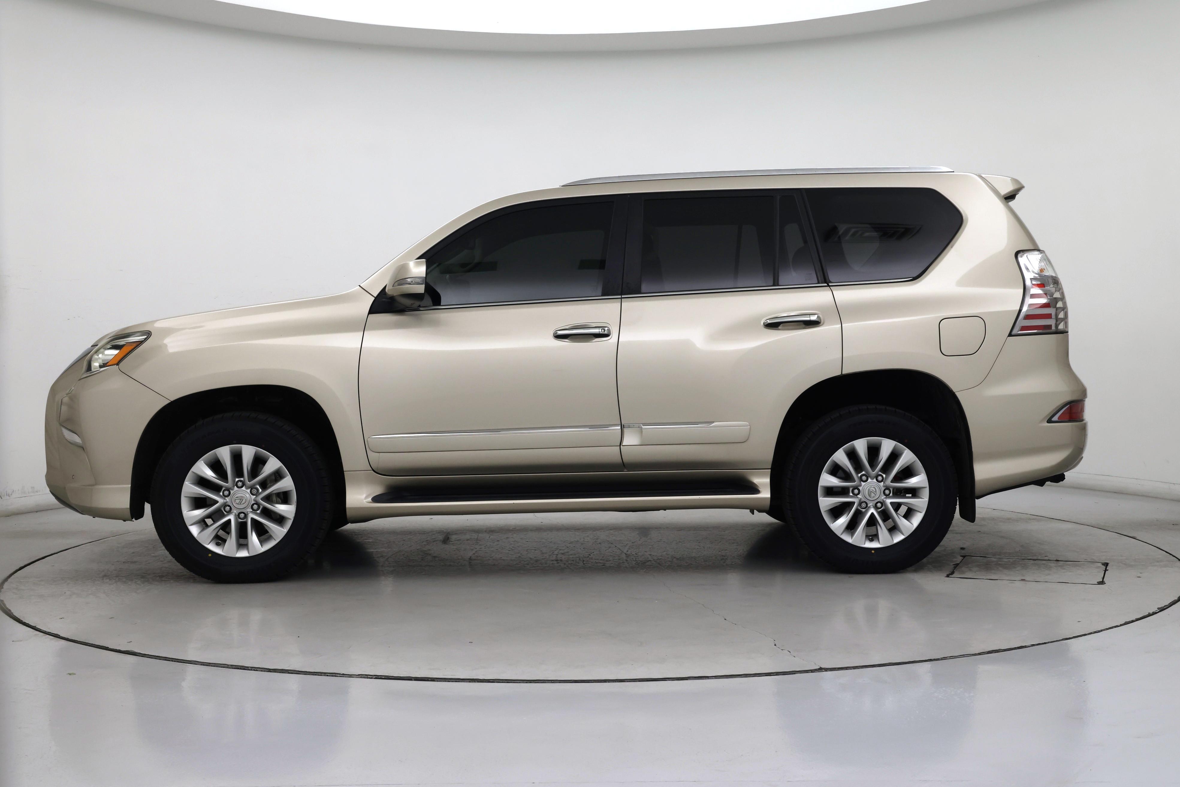 Thumbnail: 2016 Lexus GX - 3