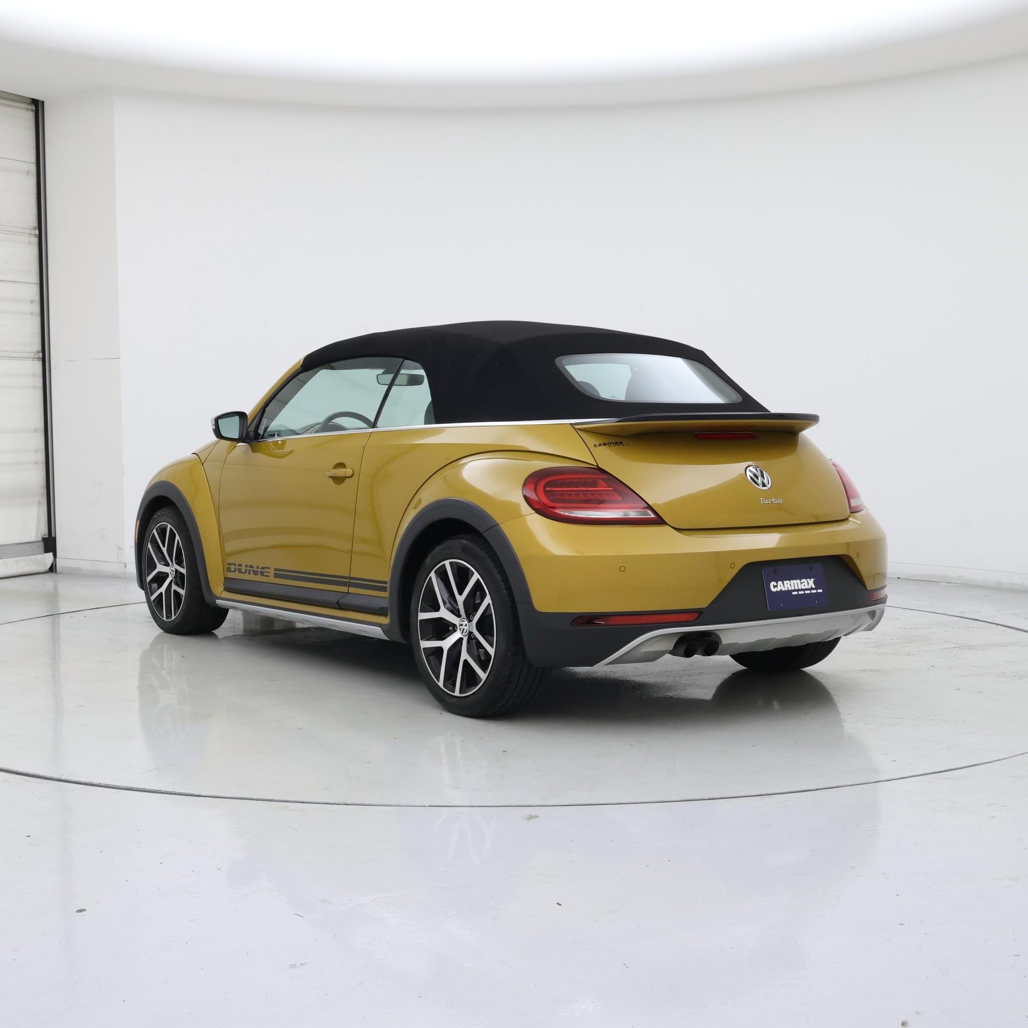 Thumbnail: 2017 Volkswagen Beetle - 2