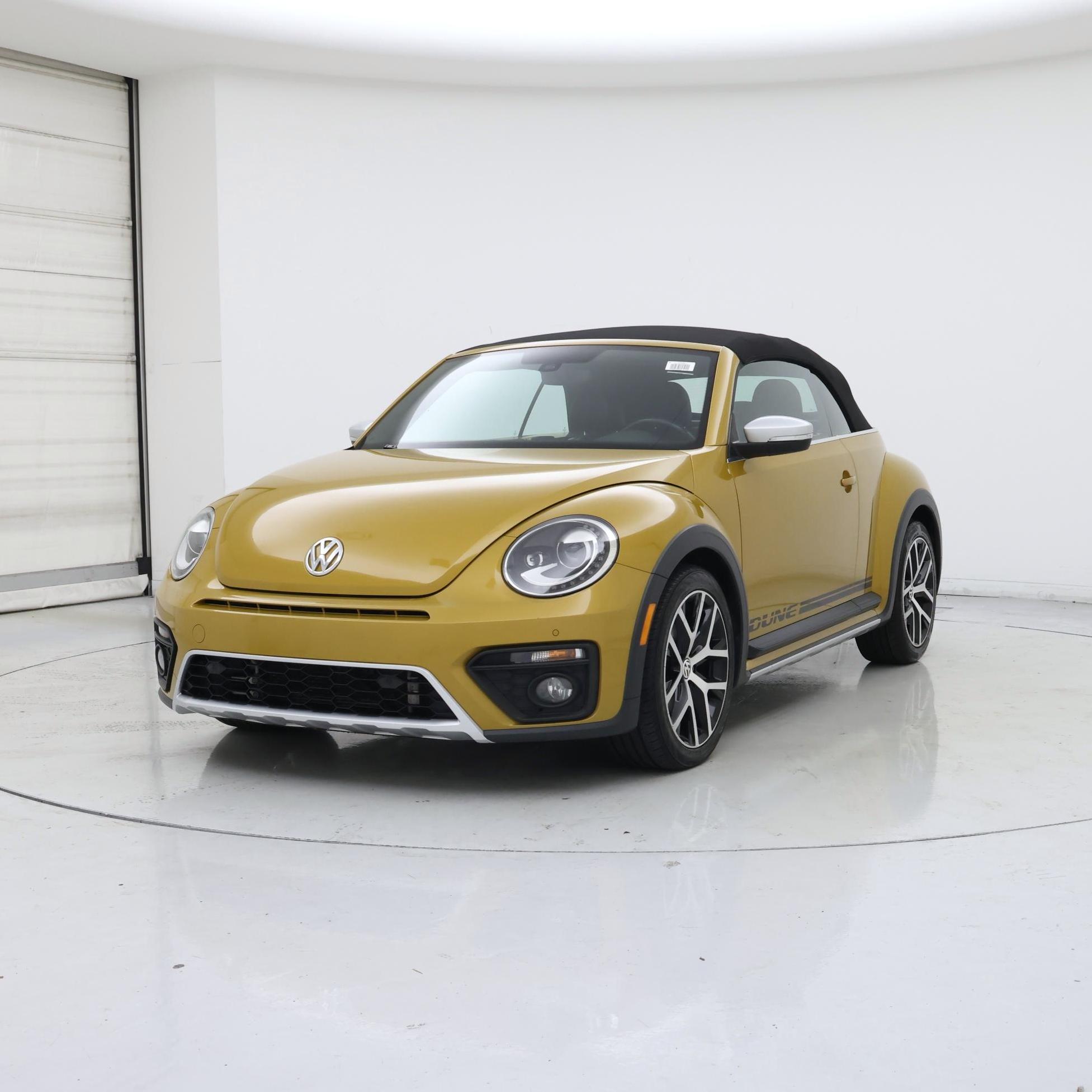 Thumbnail: 2017 Volkswagen Beetle - 4